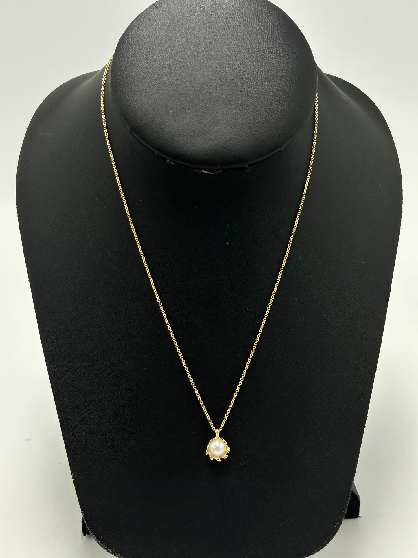 Tiffany & Company 18K Olive Leaf Pearl Pendant Luxury Designer Necklace