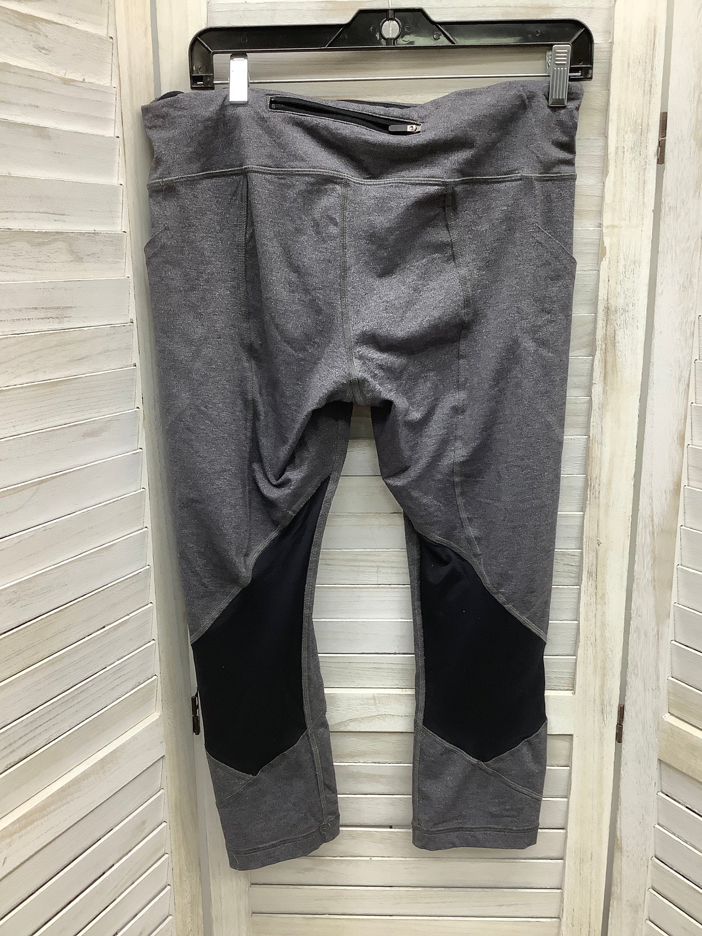 Athletic Leggings Capris By Lululemon Size: 10