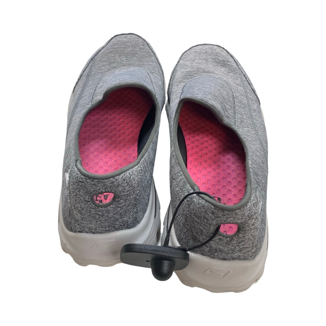 Shoes Flats By Skechers In Grey, Size:10