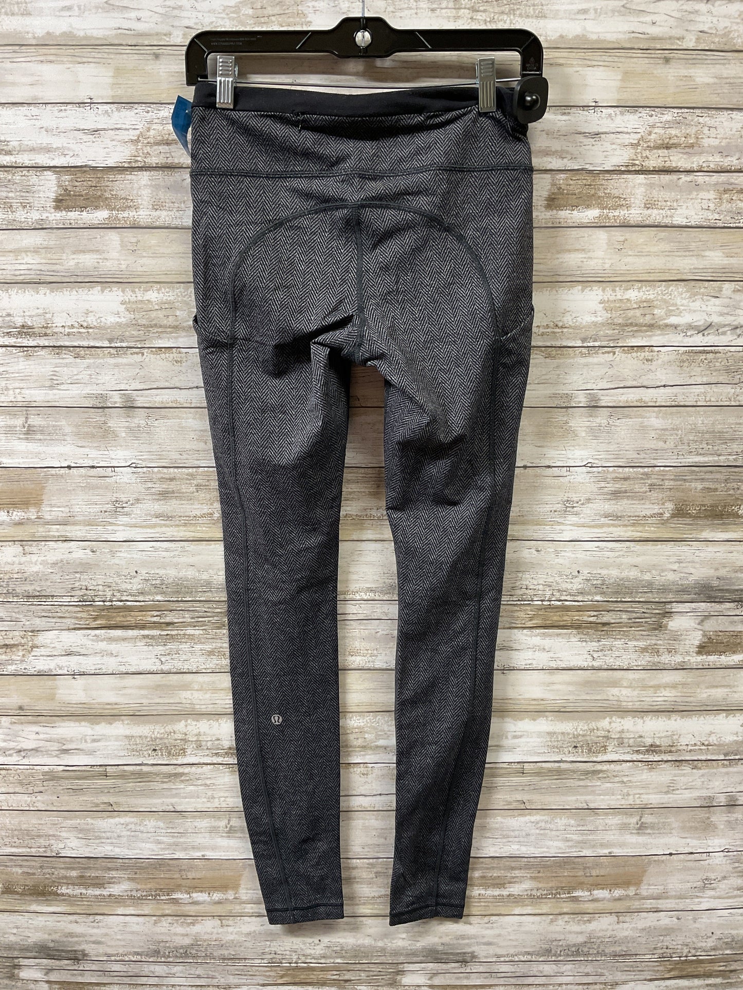 Athletic Leggings By Lululemon In Black & Grey, Size:6