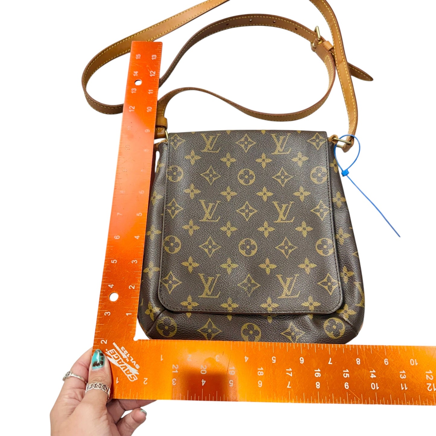 Crossbody Luxury Designer By Louis Vuitton, Size: Medium