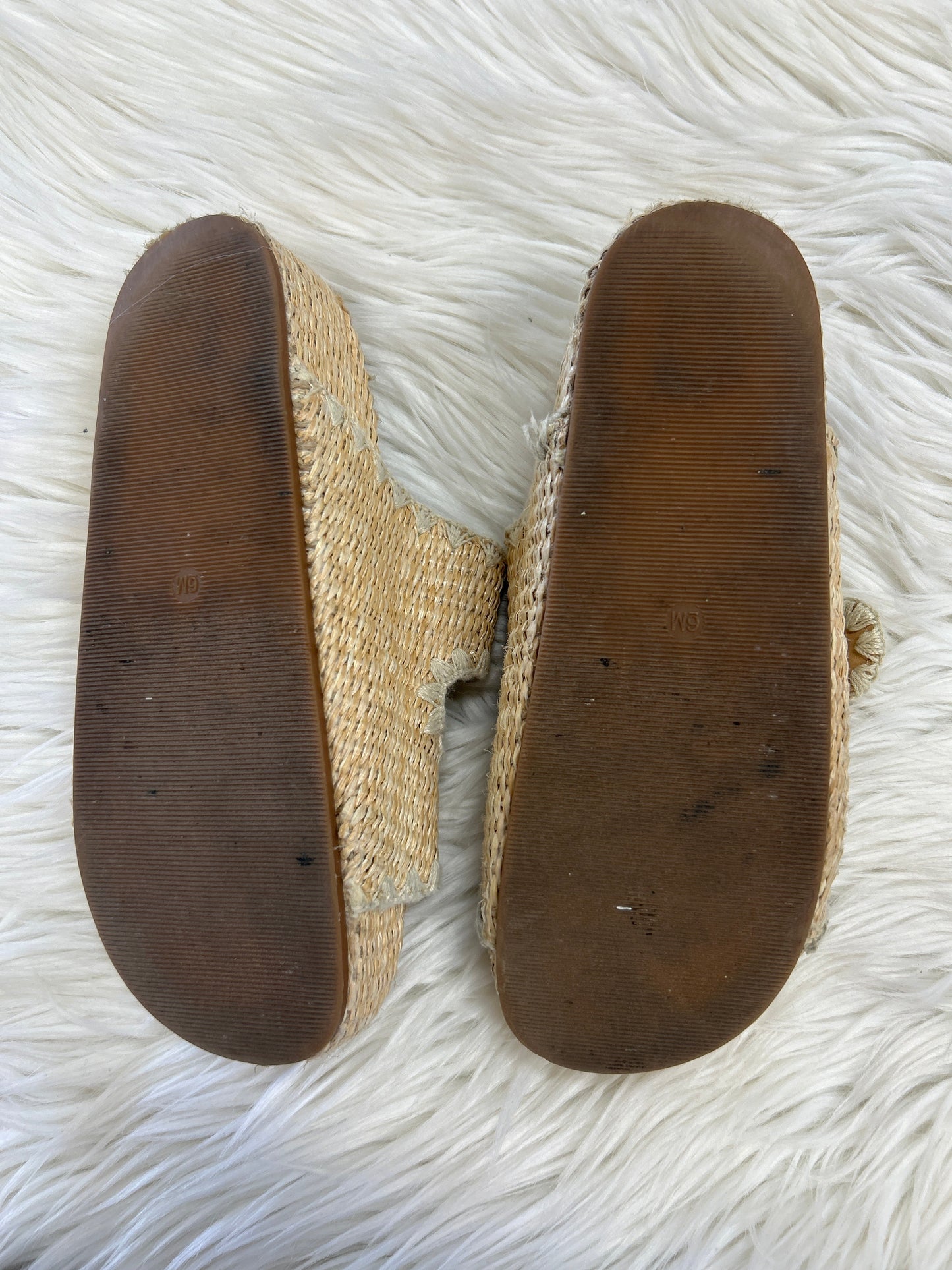 Sandals Flats By Cushionaire In Cream, Size:6