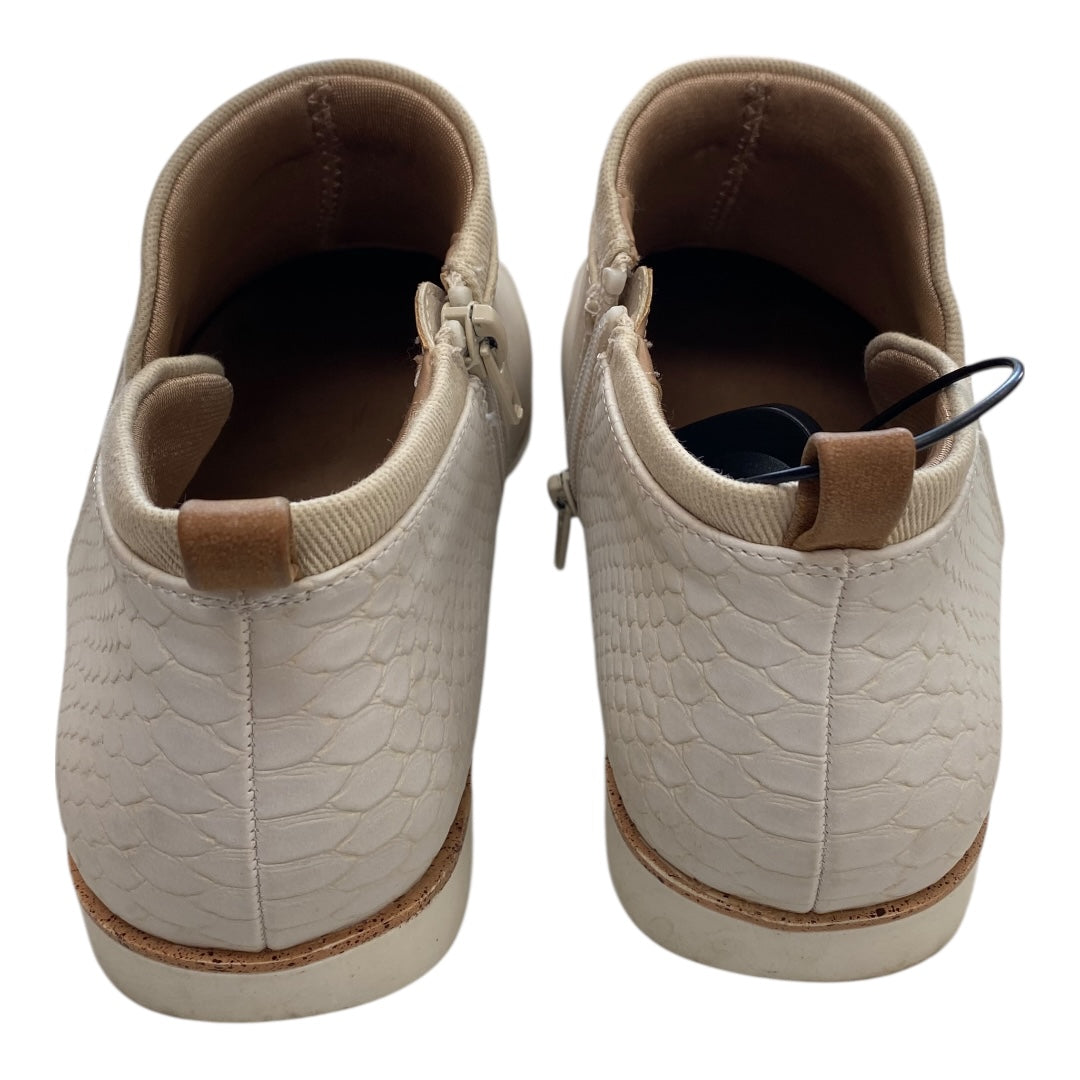 Boots Ankle Flats By Life Stride In Beige, Size:8