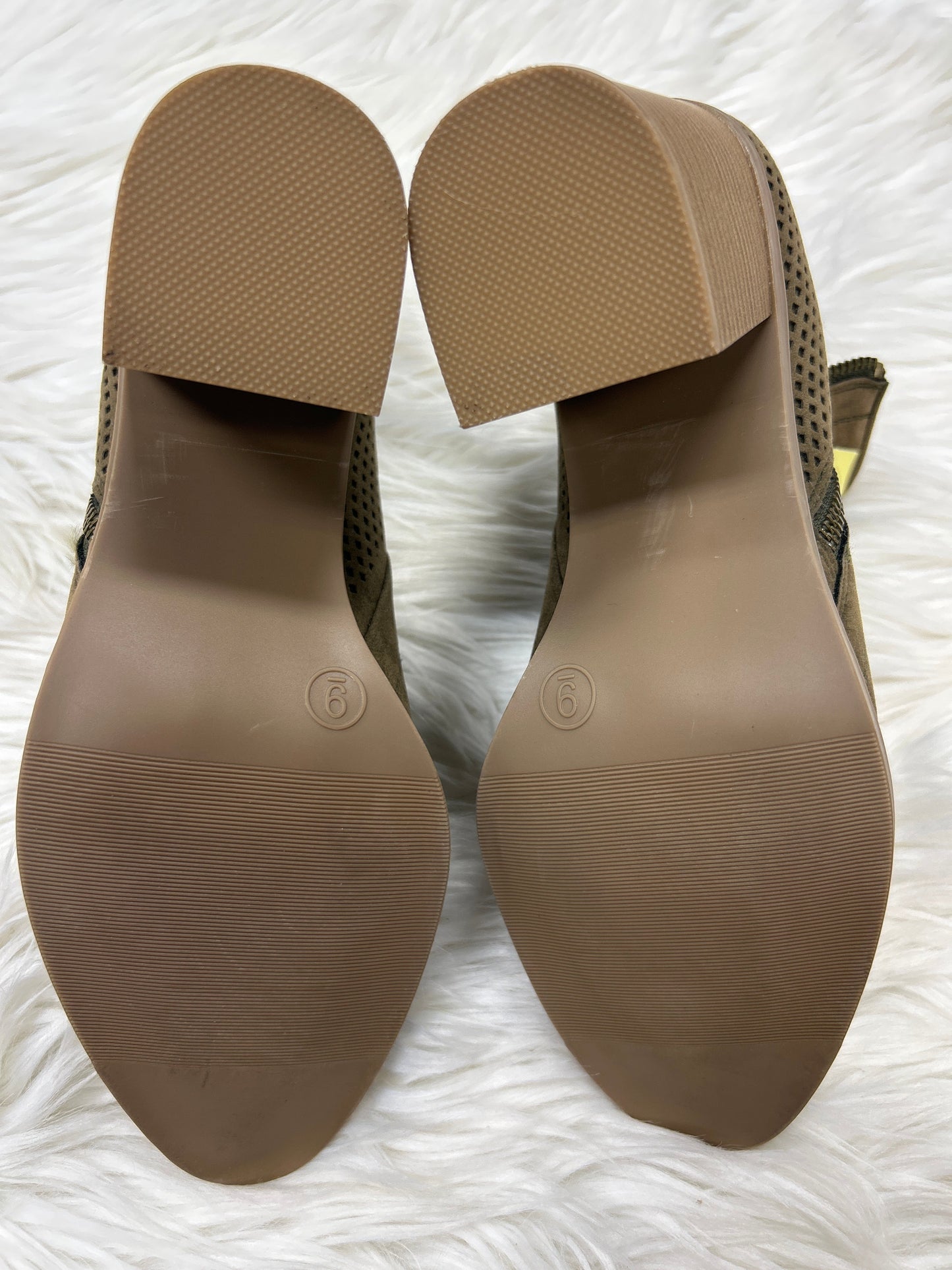 Boots Ankle Heels By Universal Thread In Brown, Size:9