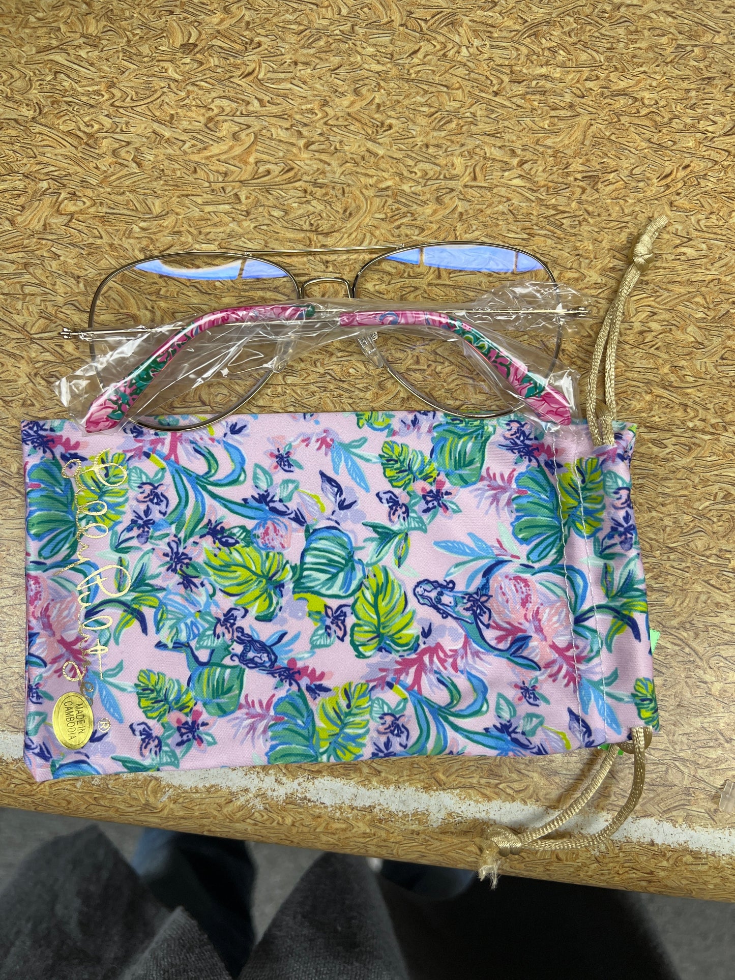 Sunglasses Designer By Lilly Pulitzer In Pink