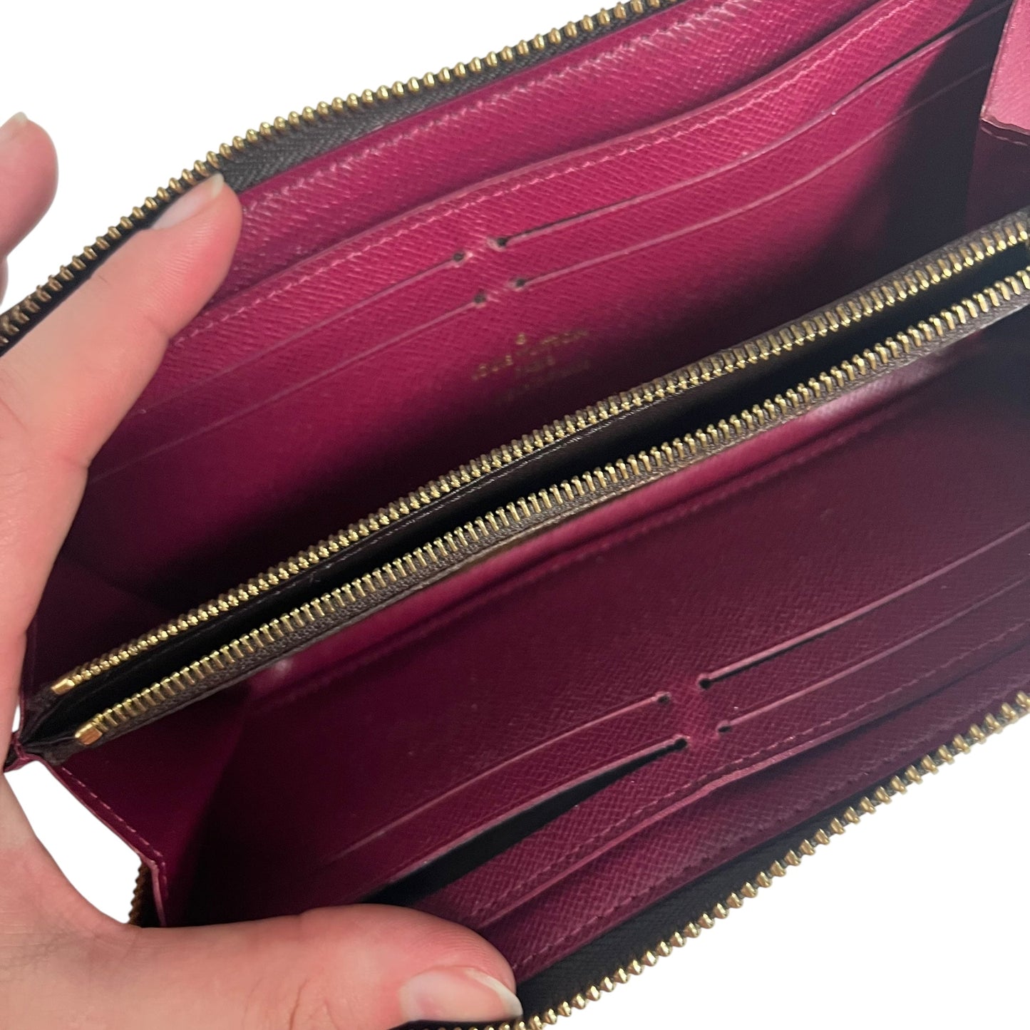 Wallet Luxury Designer By Louis Vuitton, Size: Medium