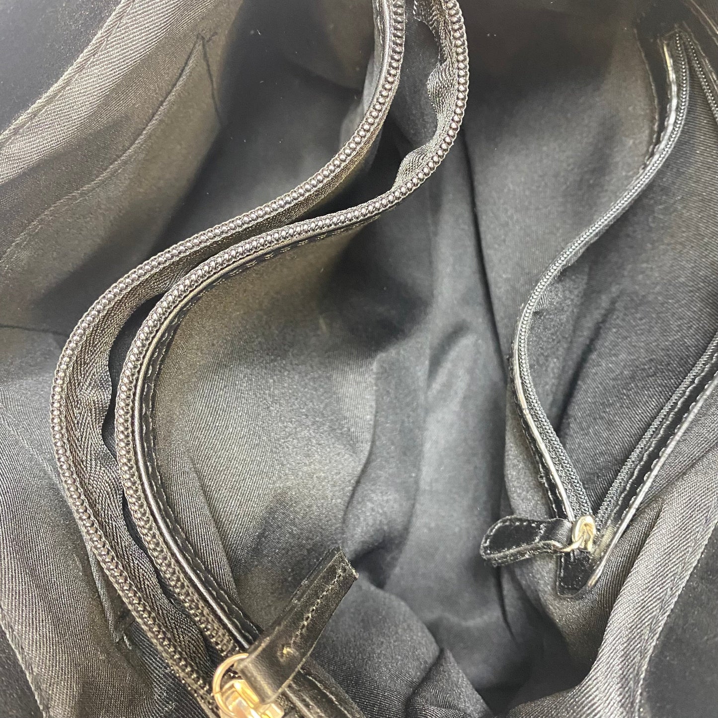 Handbag By Christian Siriano, Size: Medium