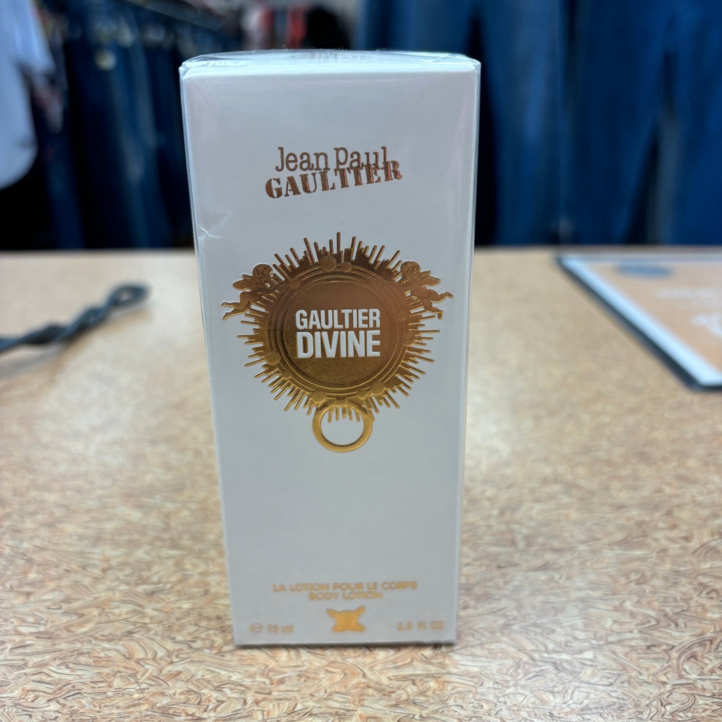 BODY MOISTURIZER by CLOTHES MENTOR In WHITE