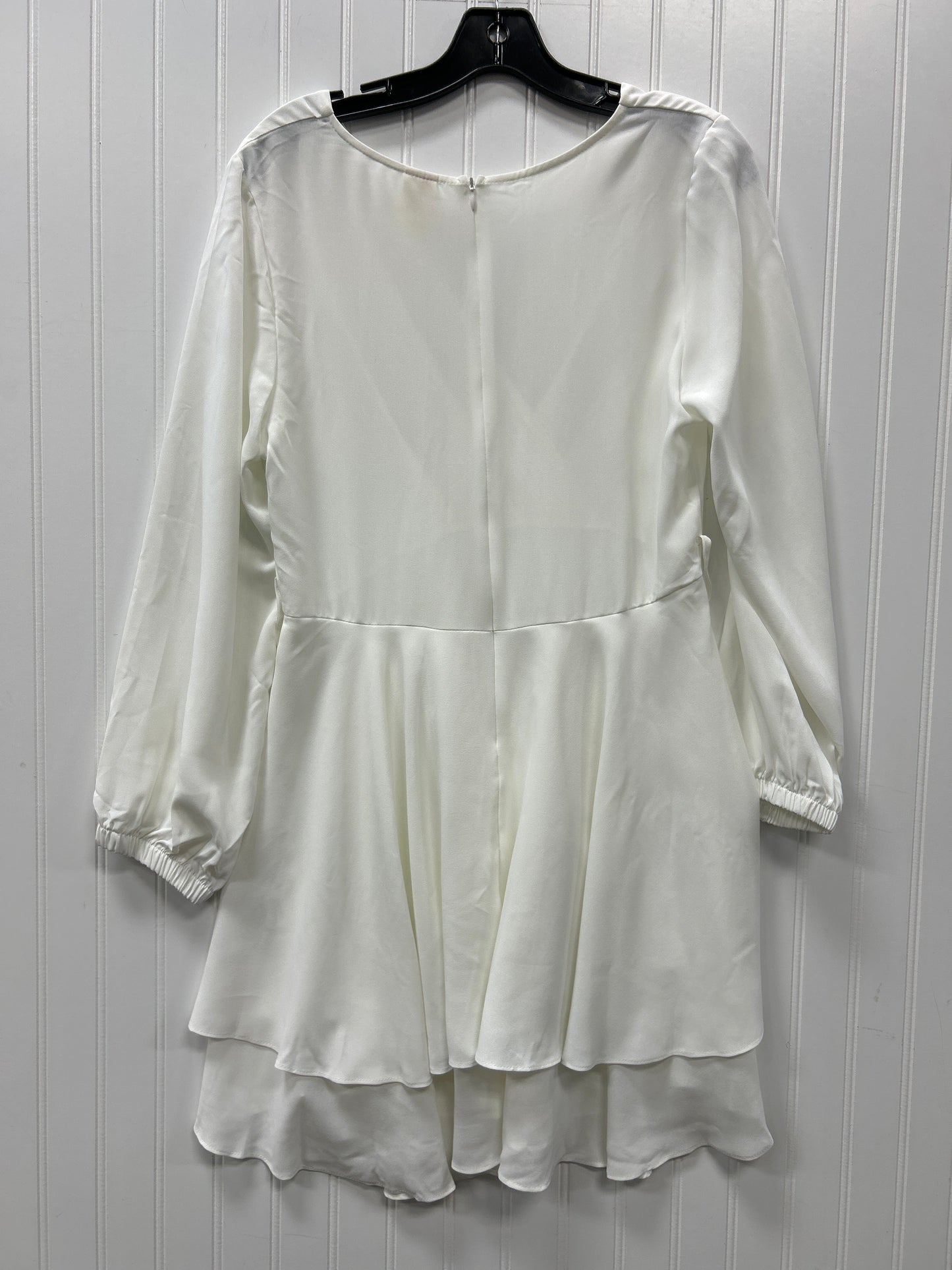 Dress Casual Short By Cmc In White, Size:M