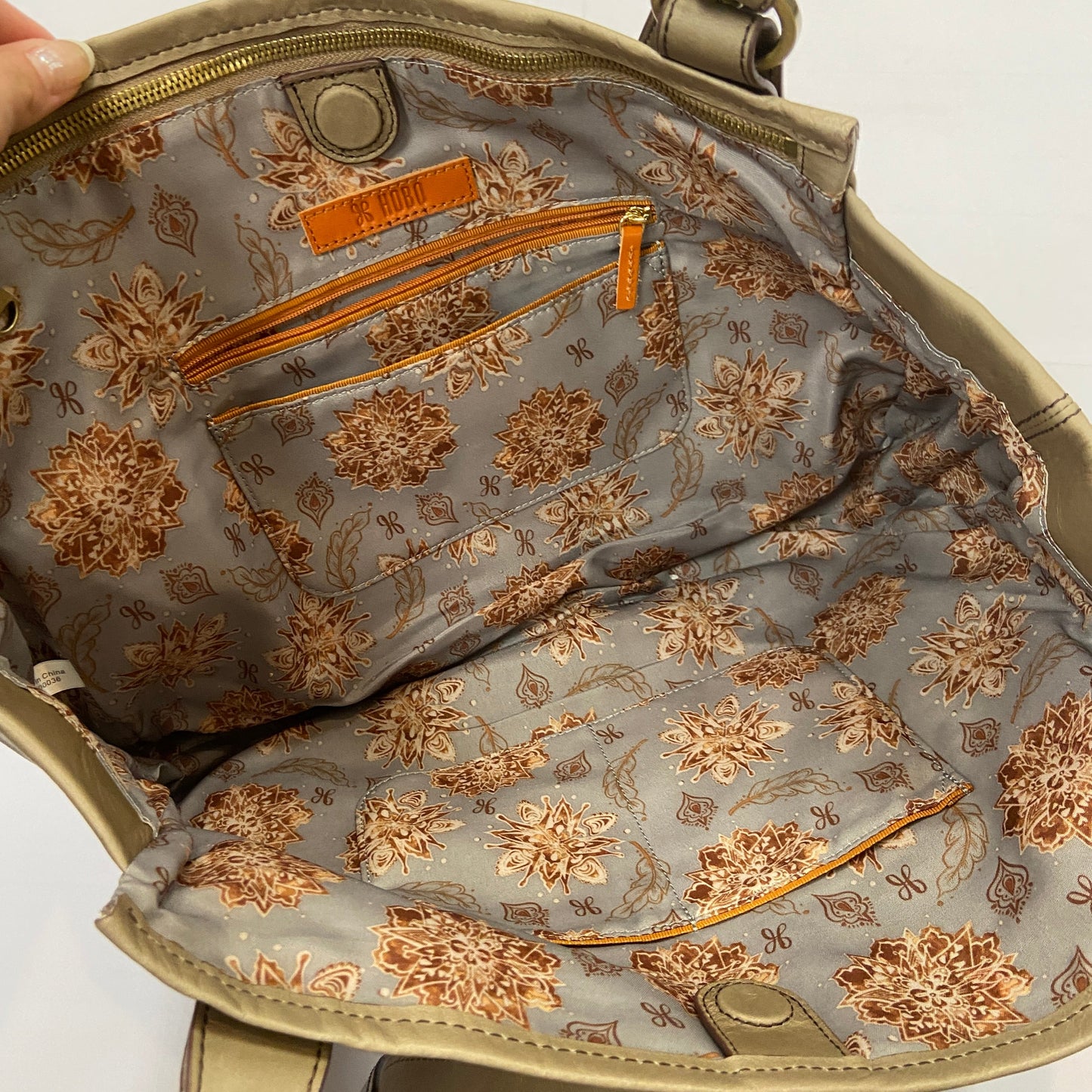Handbag Leather By Hobo Intl, Size: Medium