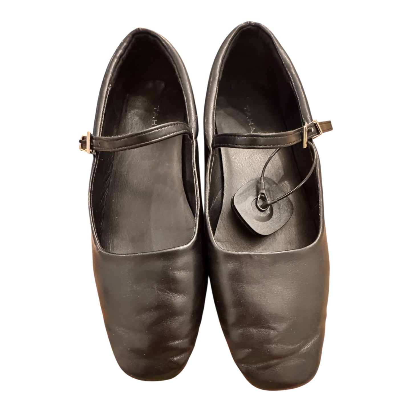 Shoes Flats By Tahari By Arthur Levine In Black, Size:7.5