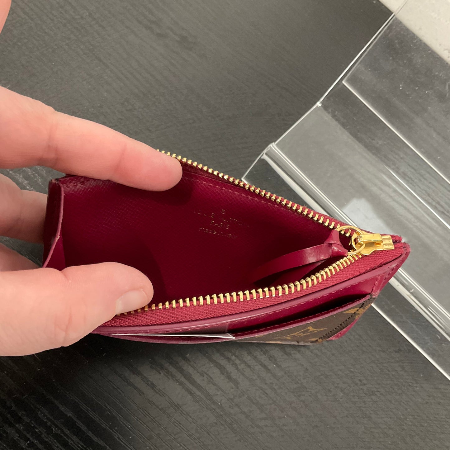 ZIPPY CARD HOLDER by LOUIS VUITTON In MAROON, Size: SMALL