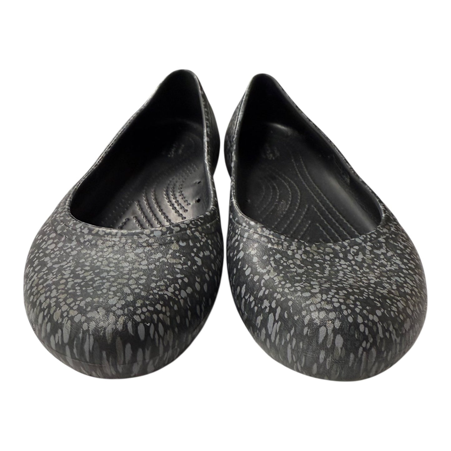 Sandals Flats By Crocs In Grey, Size:7