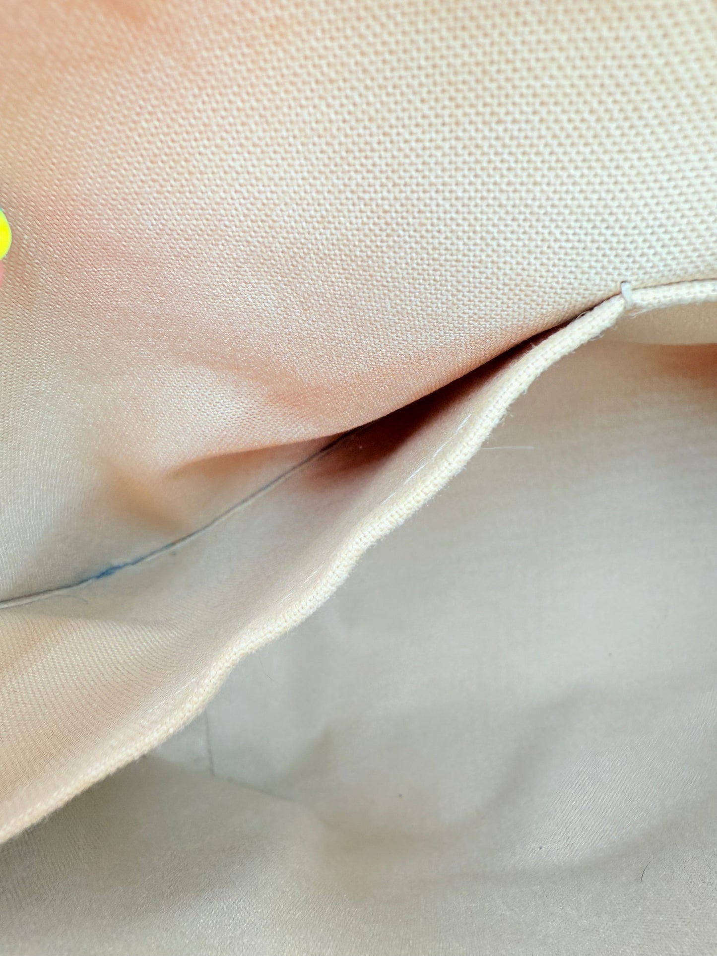 Handbag Luxury Designer By Louis Vuitton In Cream, Size:Medium