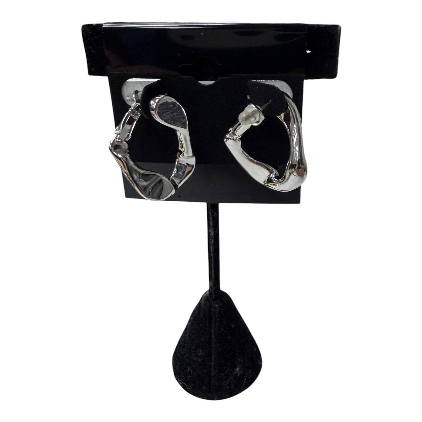 Earrings Dangle/Drop By Uncommon James In Silver