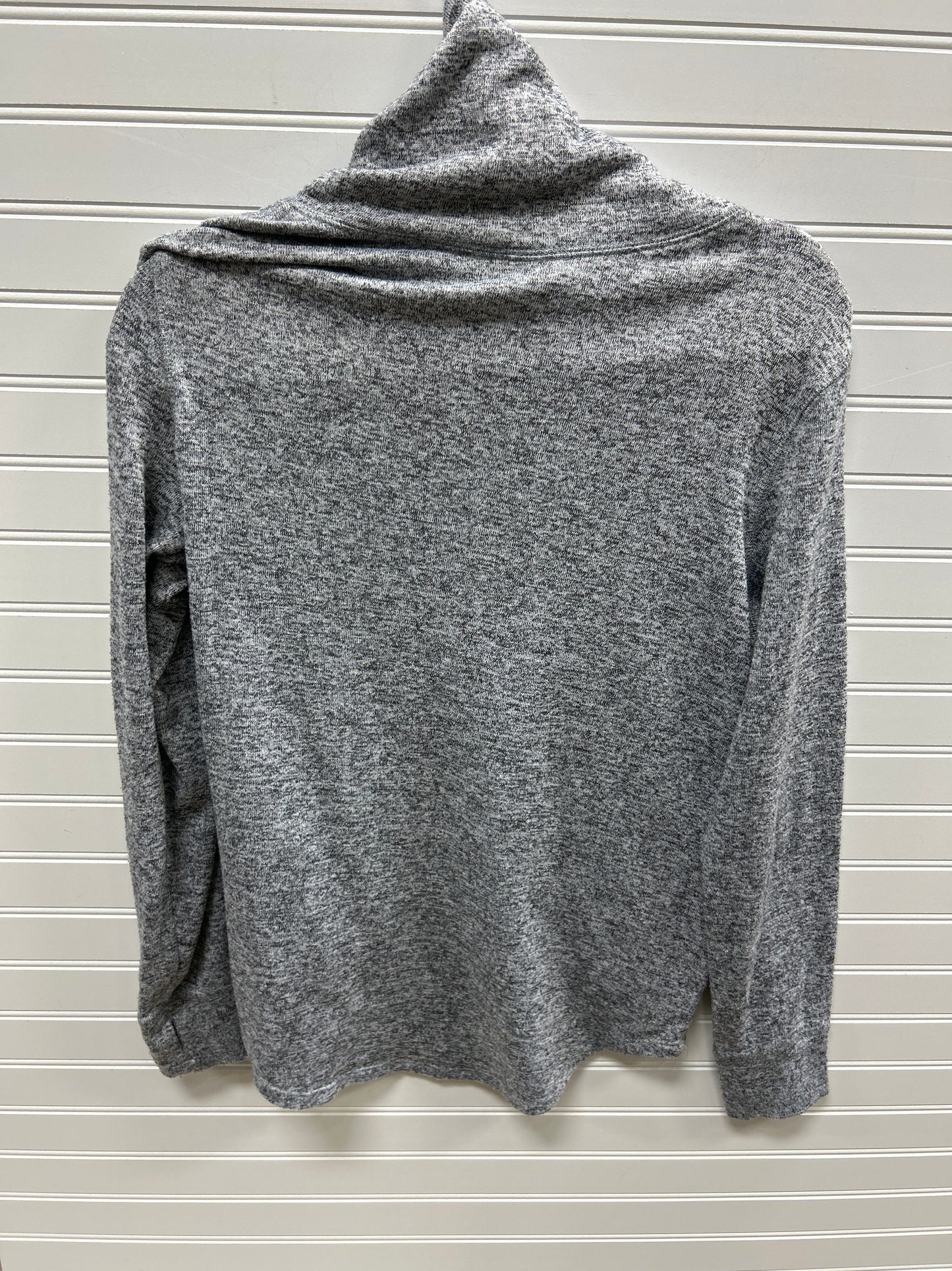 Athletic Top Ls Collar By Old Navy In Grey, Size:M