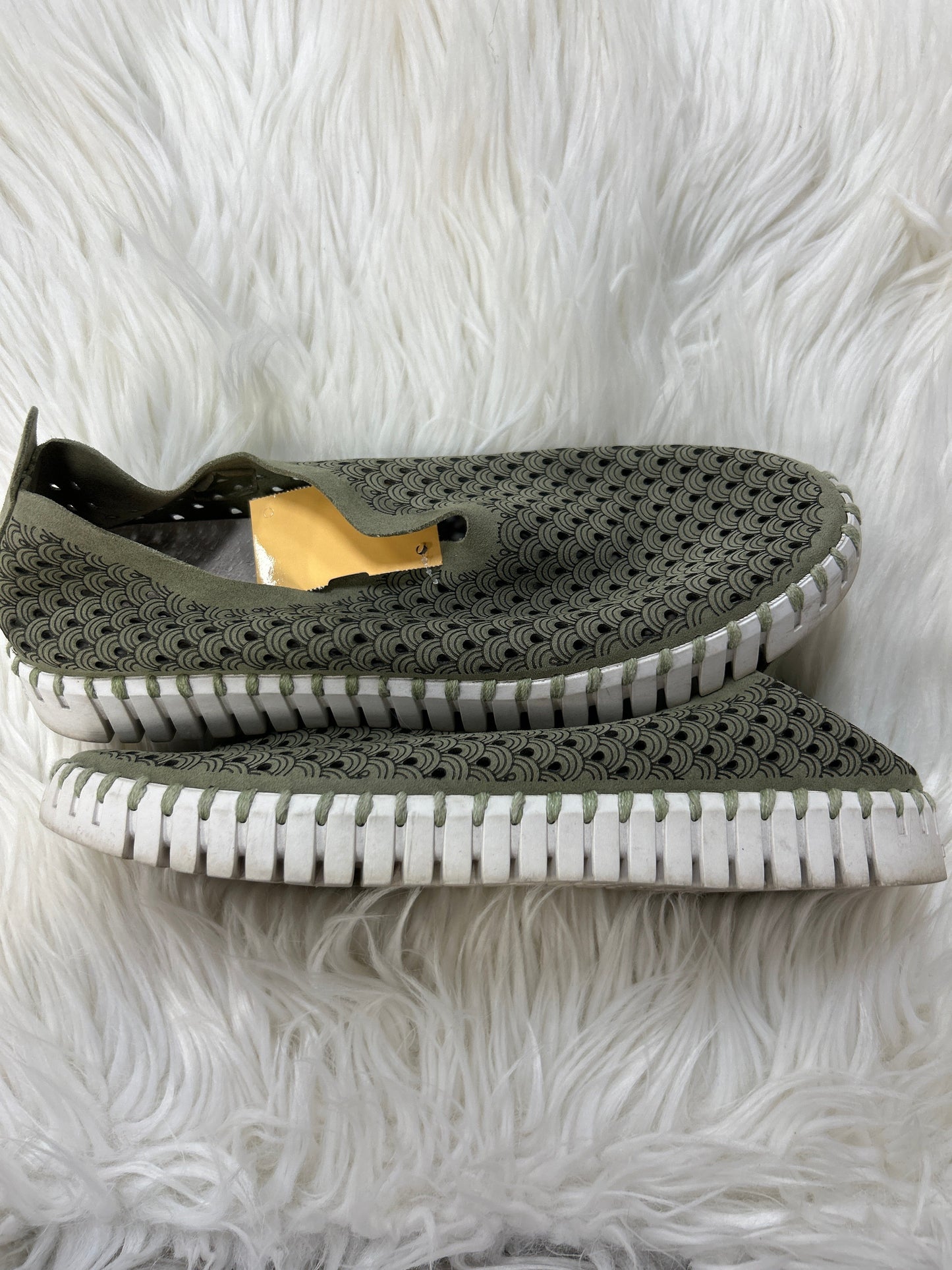Shoes Flats By Clothes Mentor In Green, Size:6.5