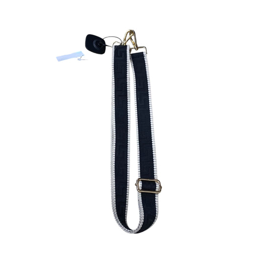 Accessory Tag By Clothes Mentor In Multi