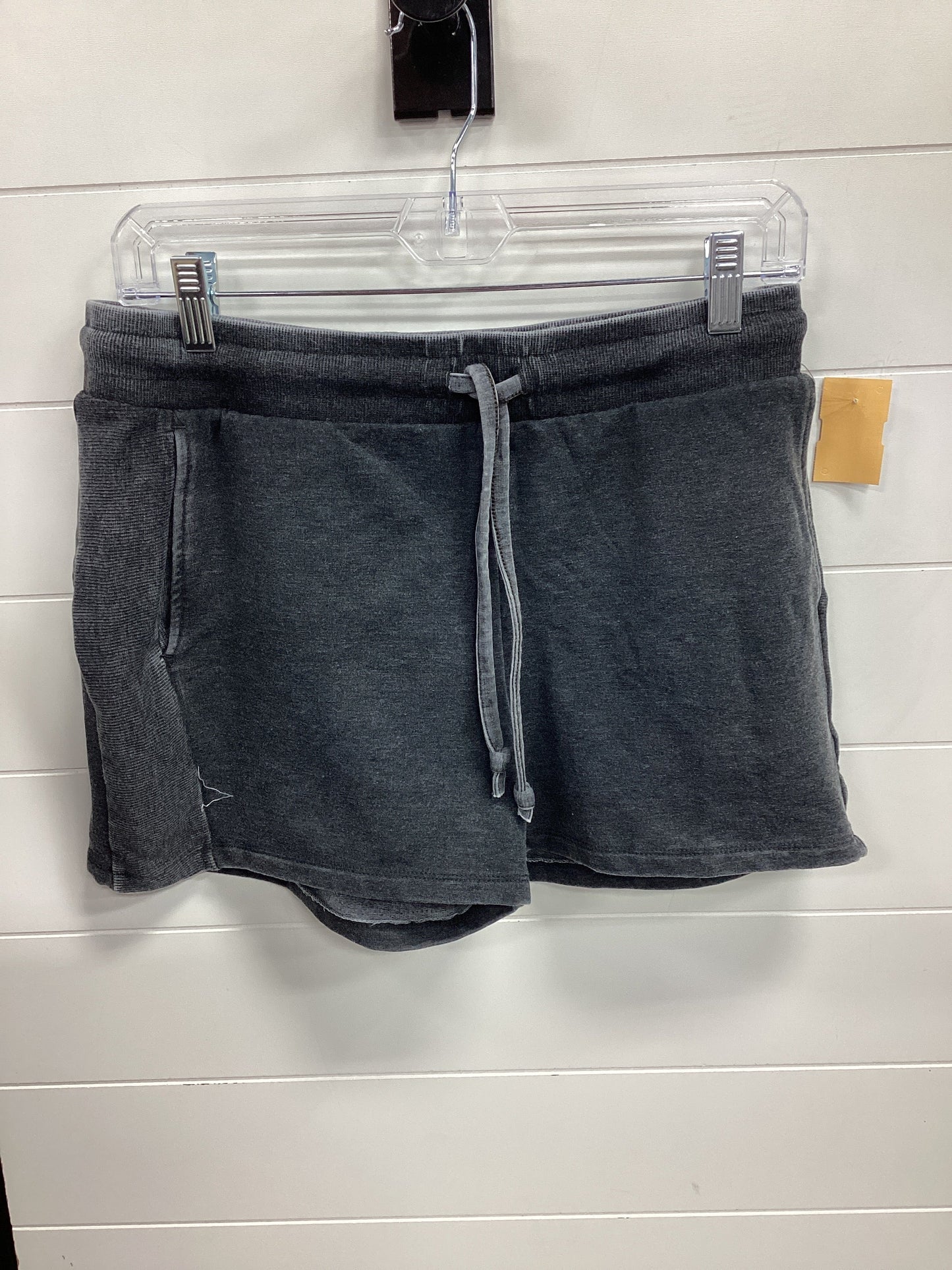 Athletic Shorts By Clothes Mentor In Grey, Size:M