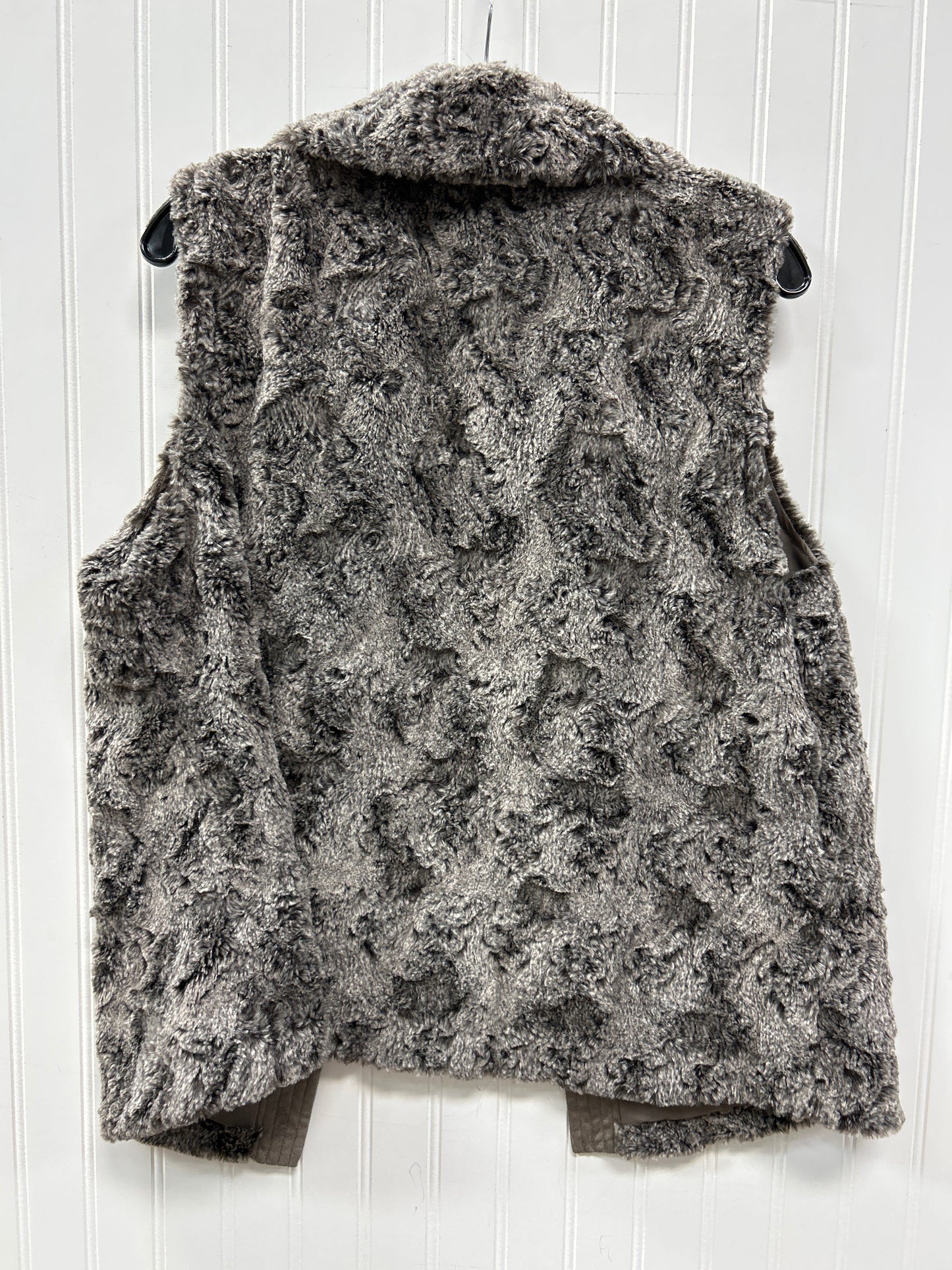 Vest Faux Fur & Sherpa By Chicos In Grey, Size:M