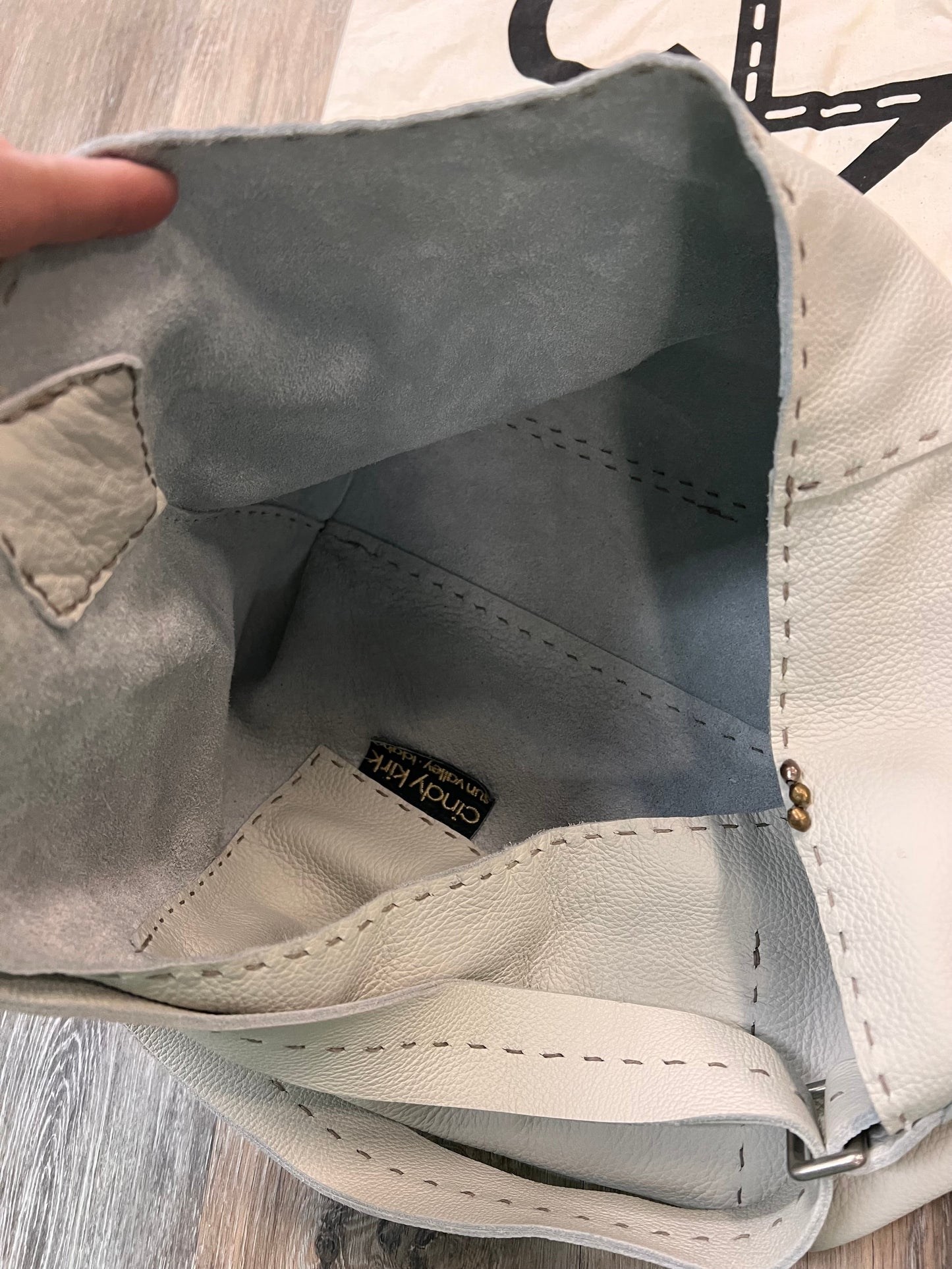 HANDBAG LEATHER by Cindy Kirk In CREAM, Size: LARGE