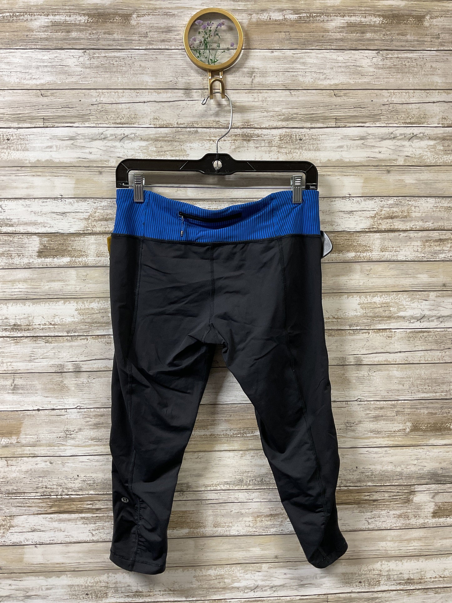 Athletic Capris By Lululemon In Black & Blue, Size:8