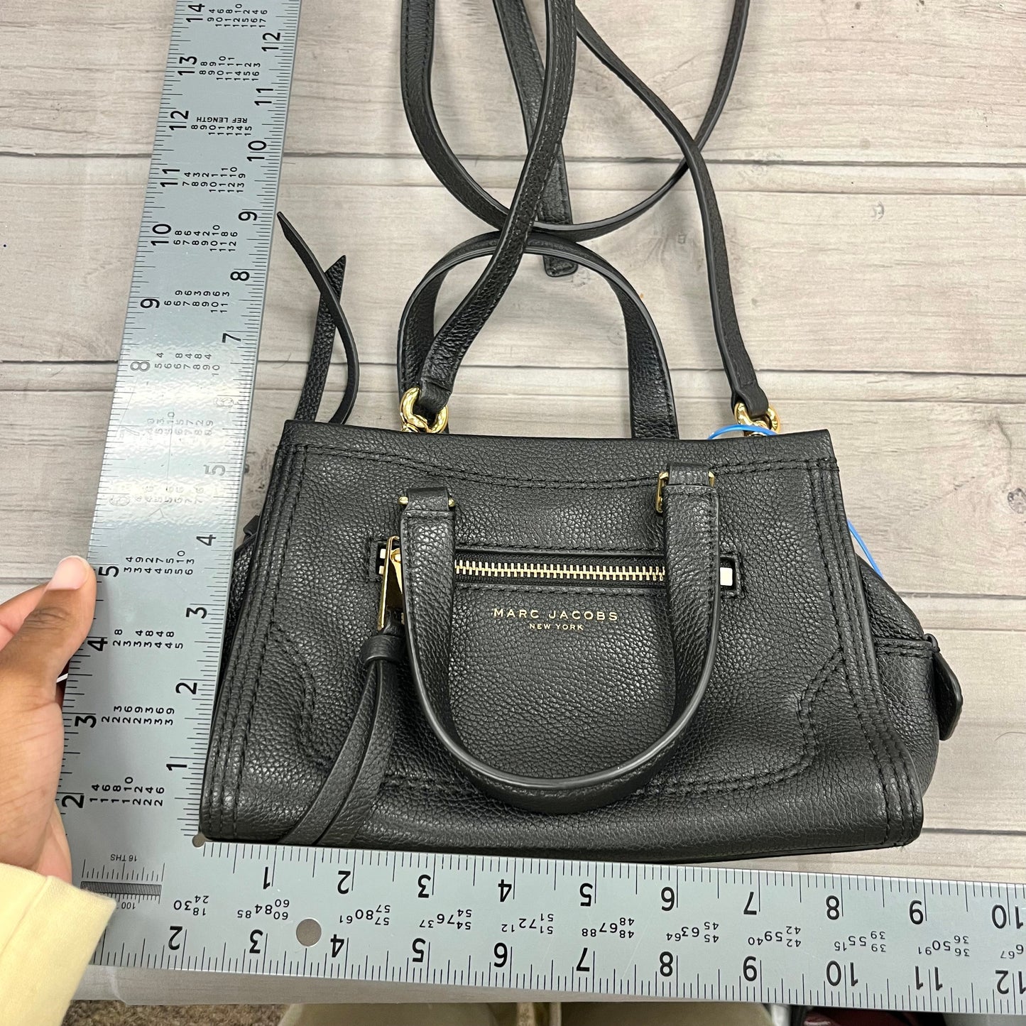 Crossbody Luxury Designer By Marc Jacobs, Size: Medium