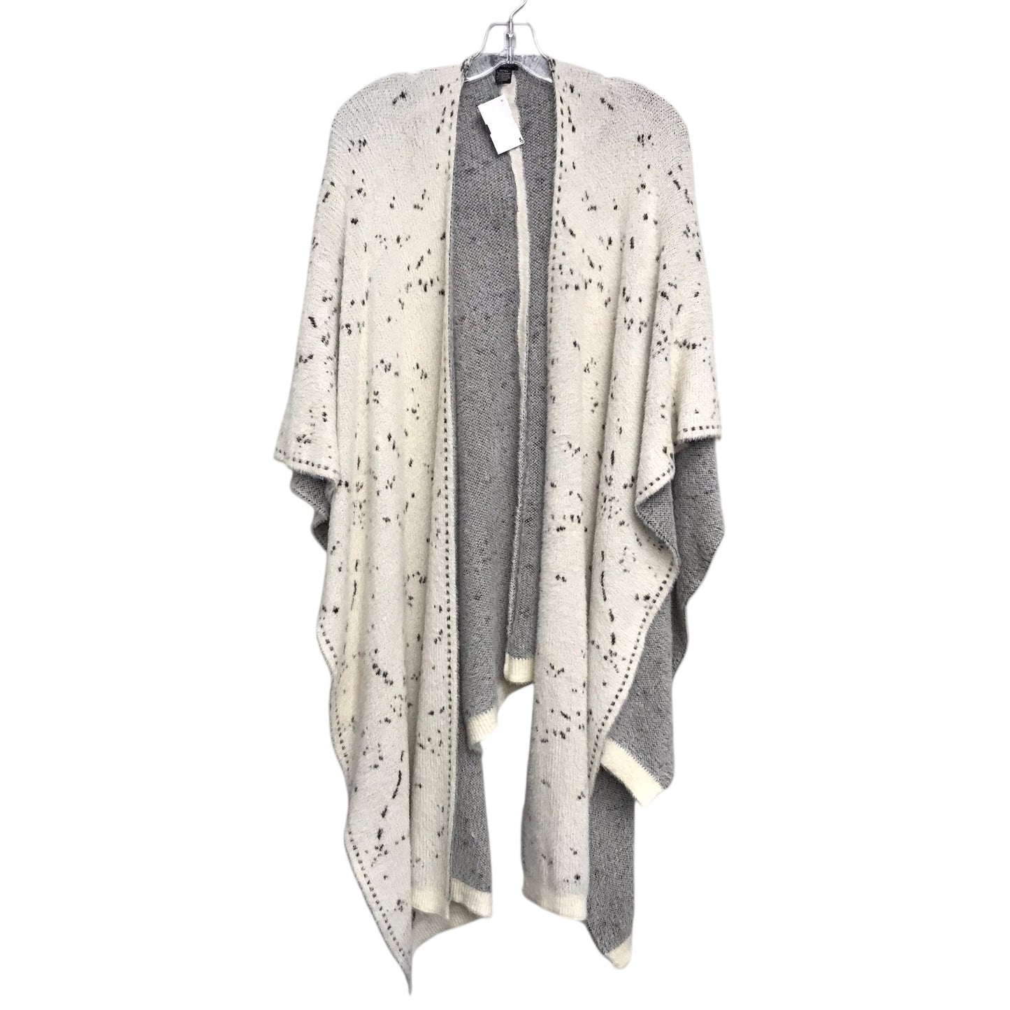 Shawl By Raffe In Black & White, Size:Osfm