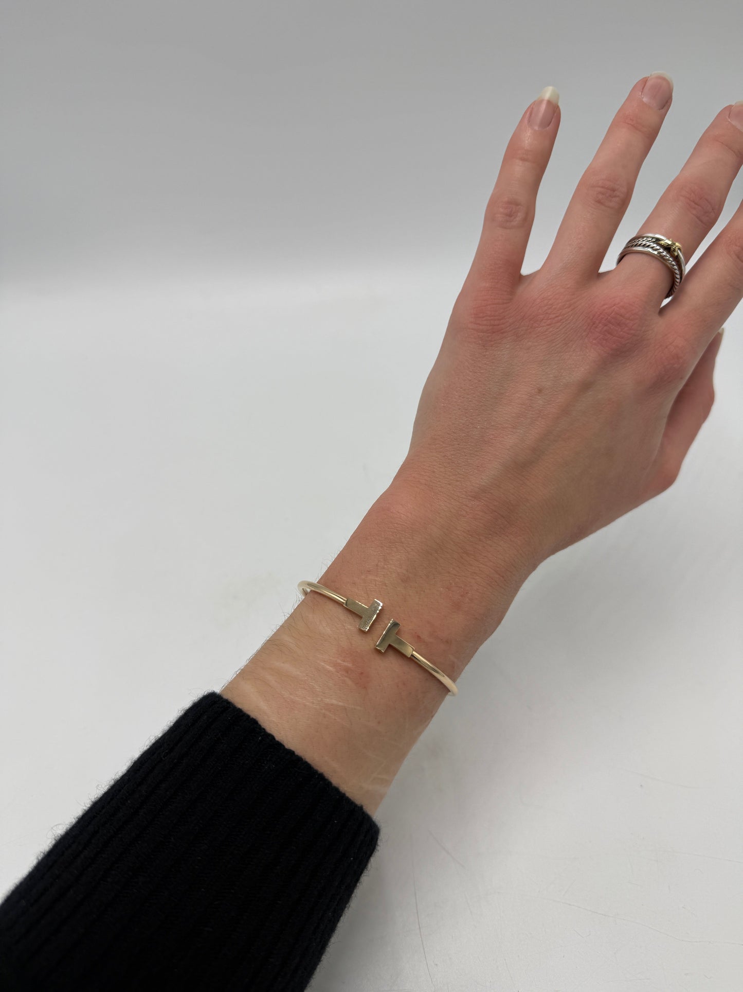 Tiffany And Company 18K Rose Gold T Wire Luxury Designer Bracelet