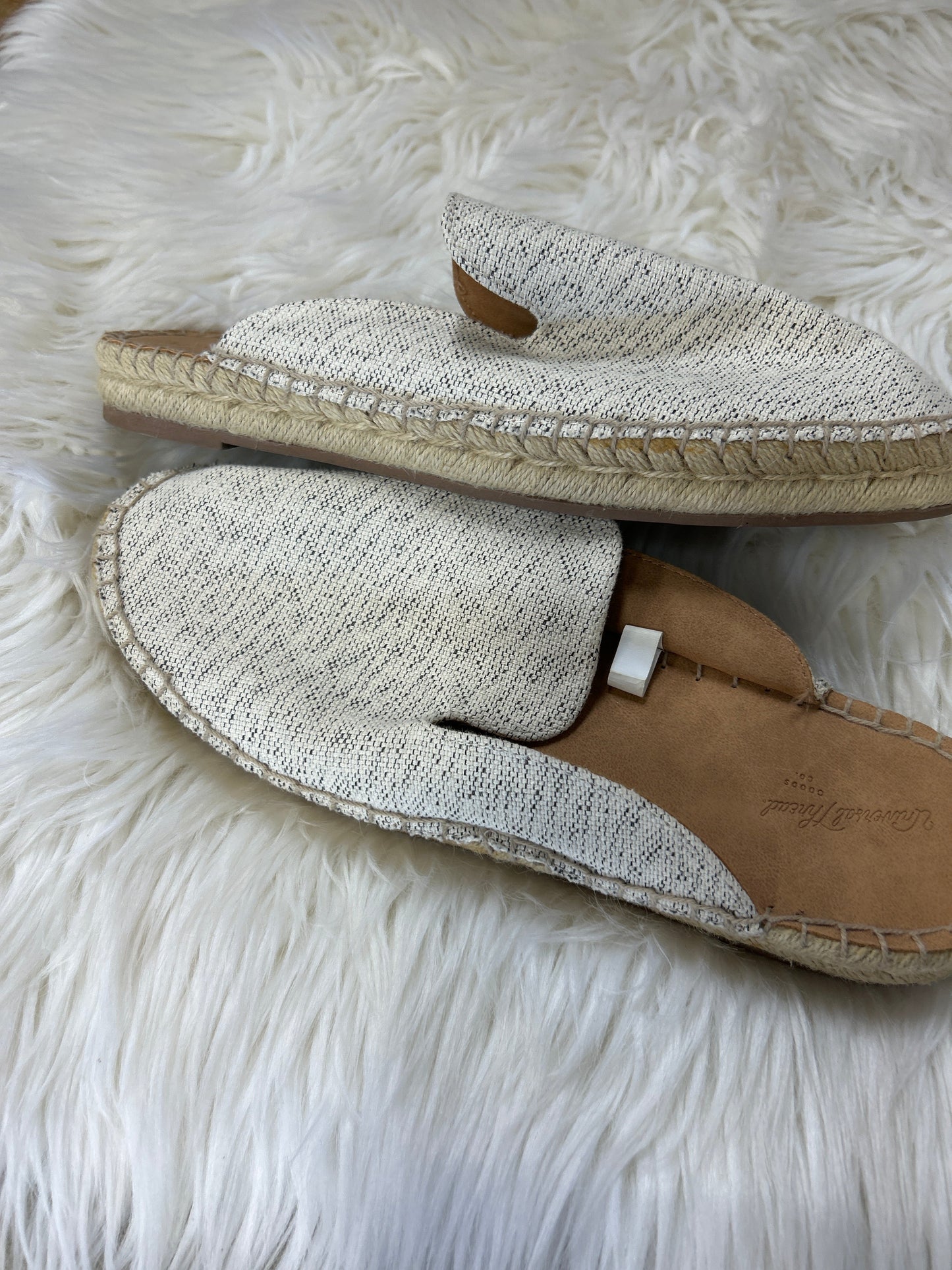 Shoes Flats By Universal Thread In Cream, Size:8.5