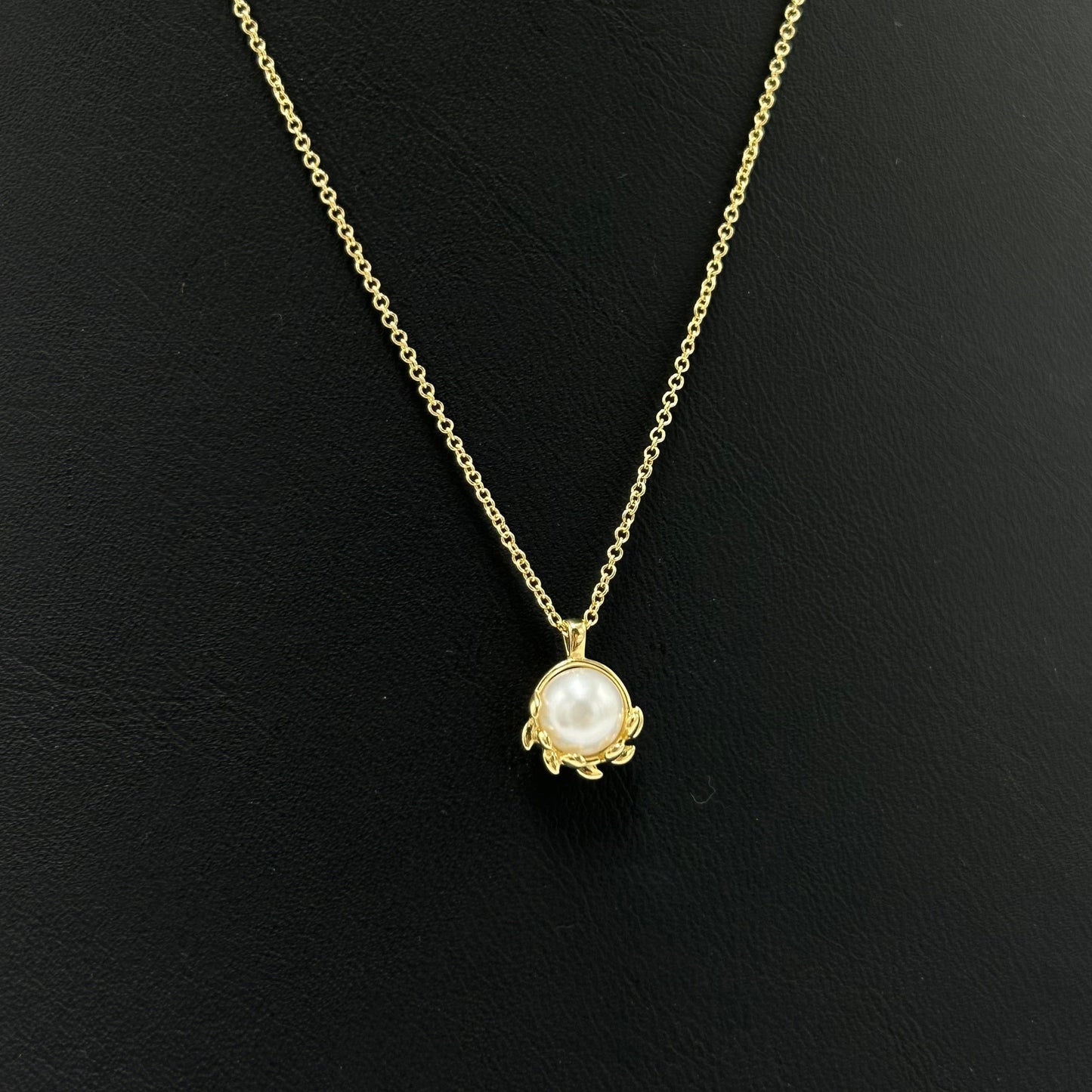 Tiffany & Company 18K Olive Leaf Pearl Pendant Luxury Designer Necklace