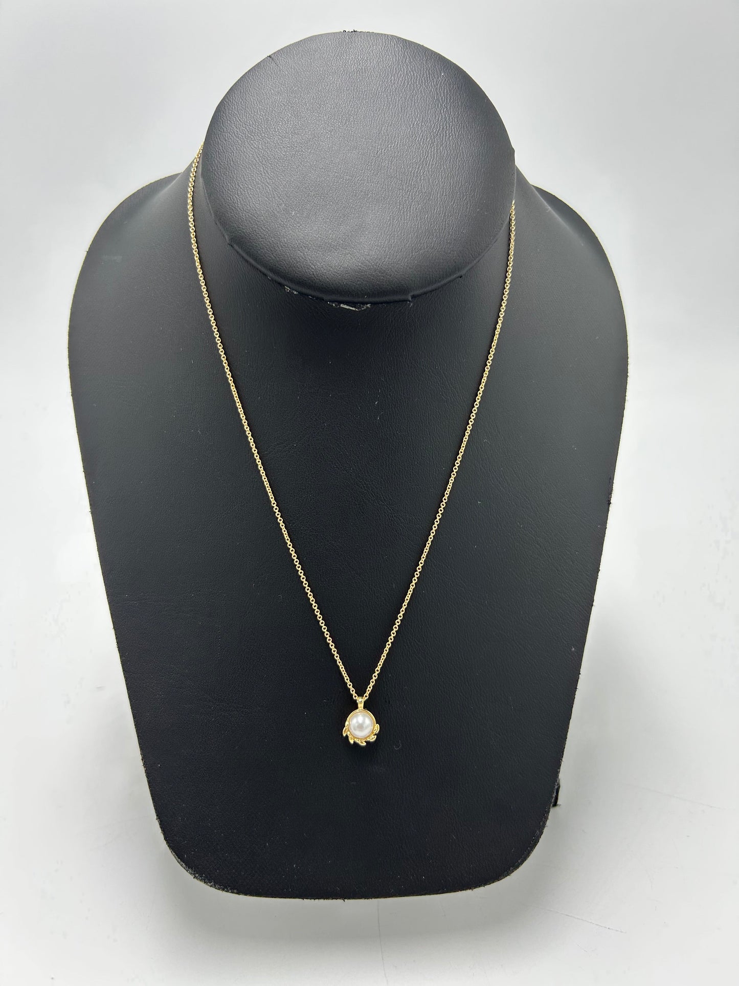 Tiffany & Company 18K Olive Leaf Pearl Pendant Luxury Designer Necklace