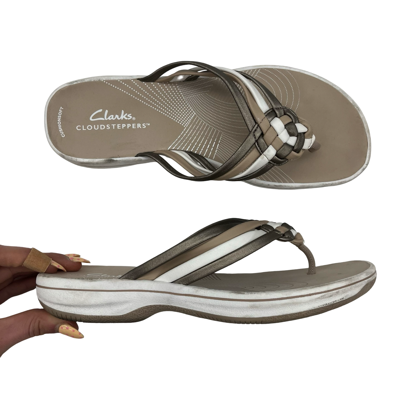 Sandals Flip Flops By Clarks In Brown & Tan, Size:6