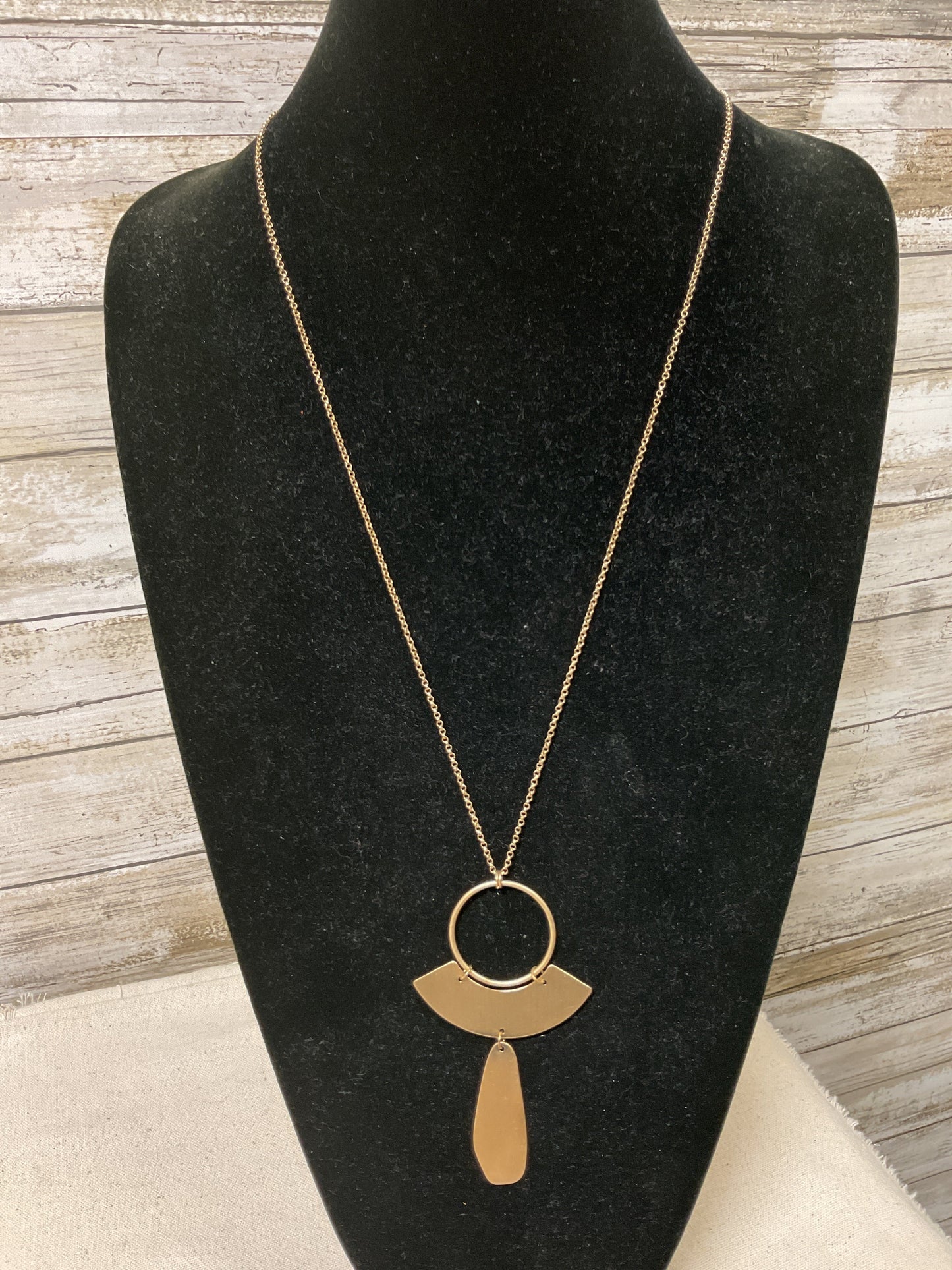 Necklace Statement By Clothes Mentor In Gold