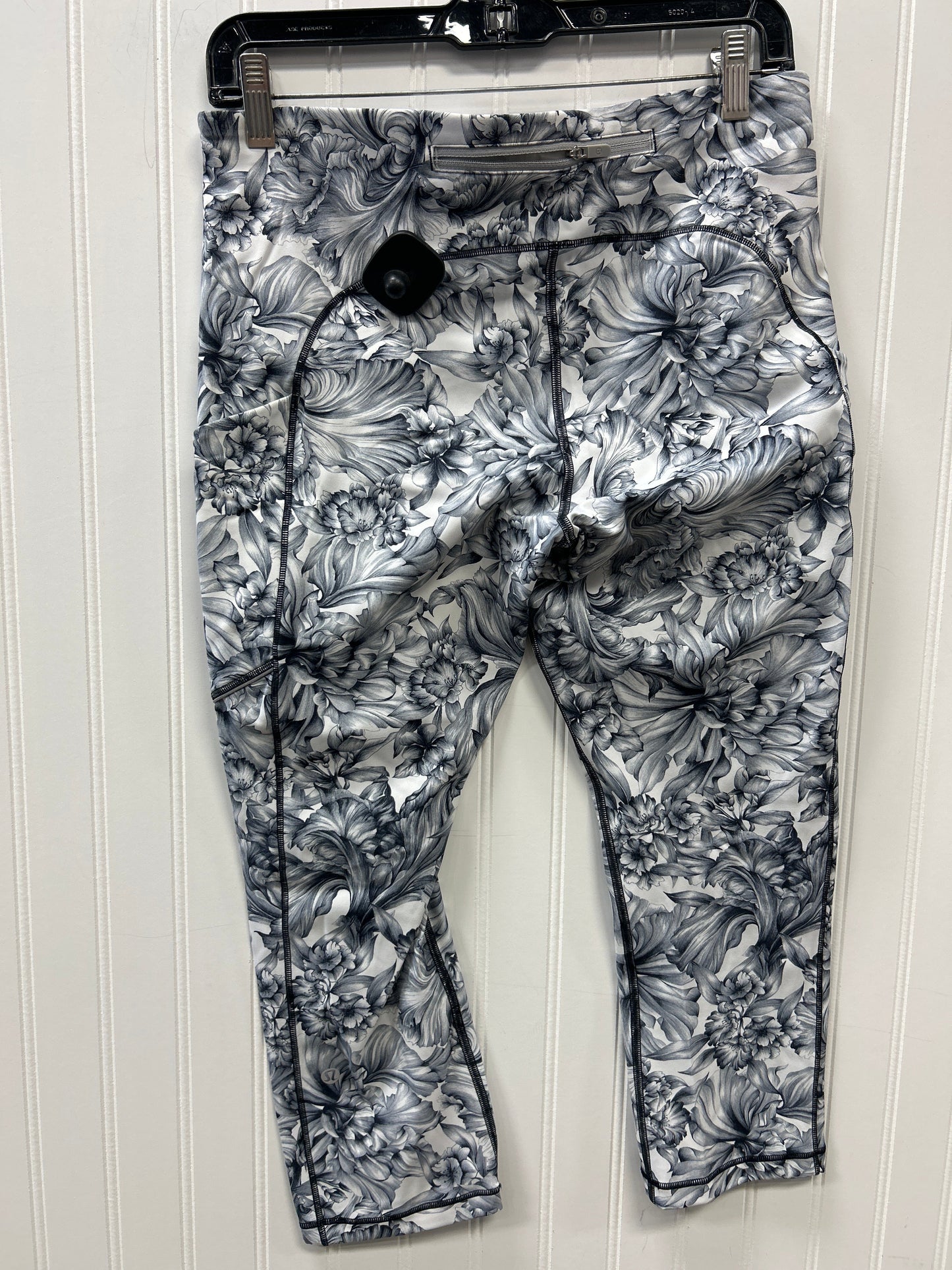 Athletic Leggings Capris By Lululemon In Grey, Size:10