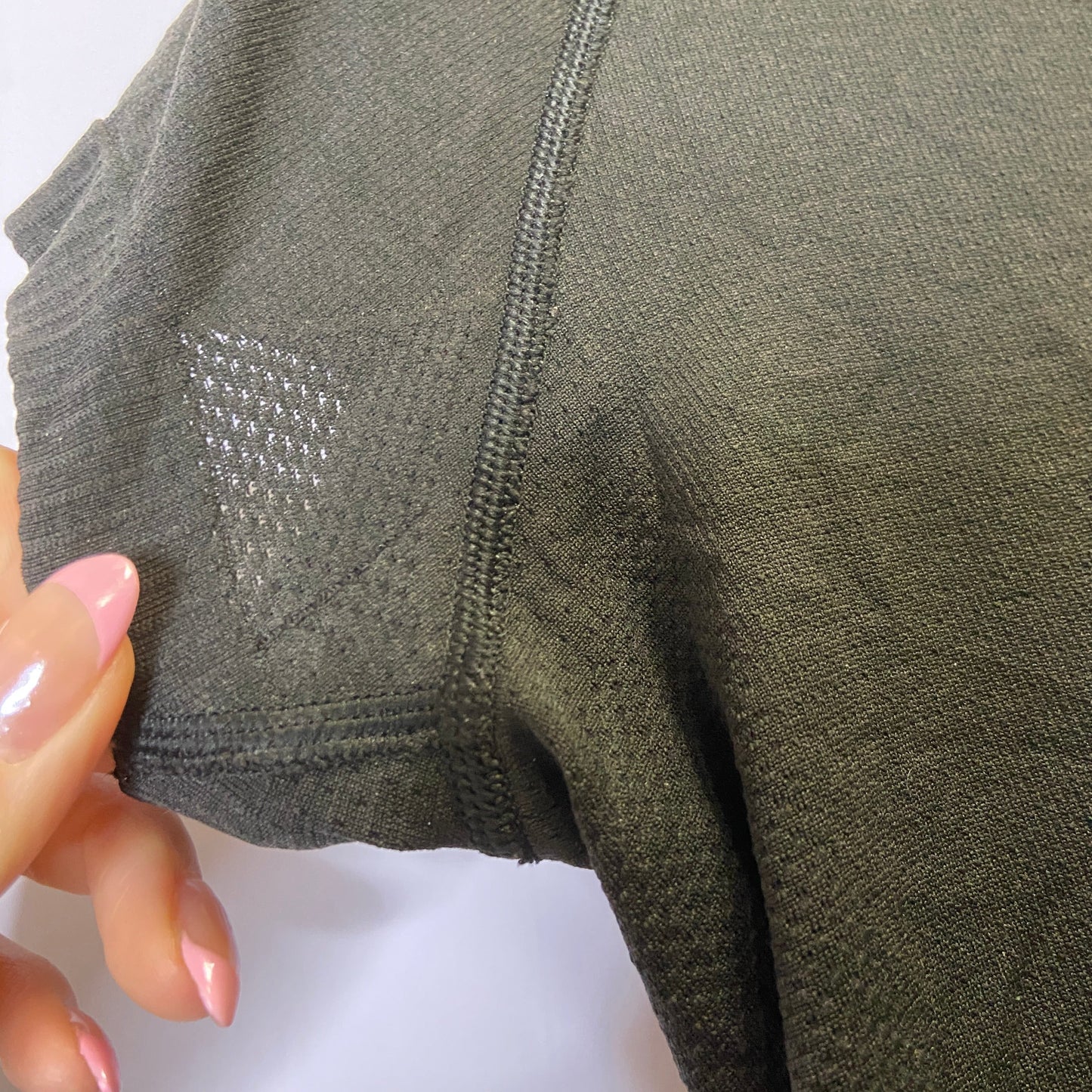 Athletic Top Short Sleeve By Lululemon In Black, Size: 8