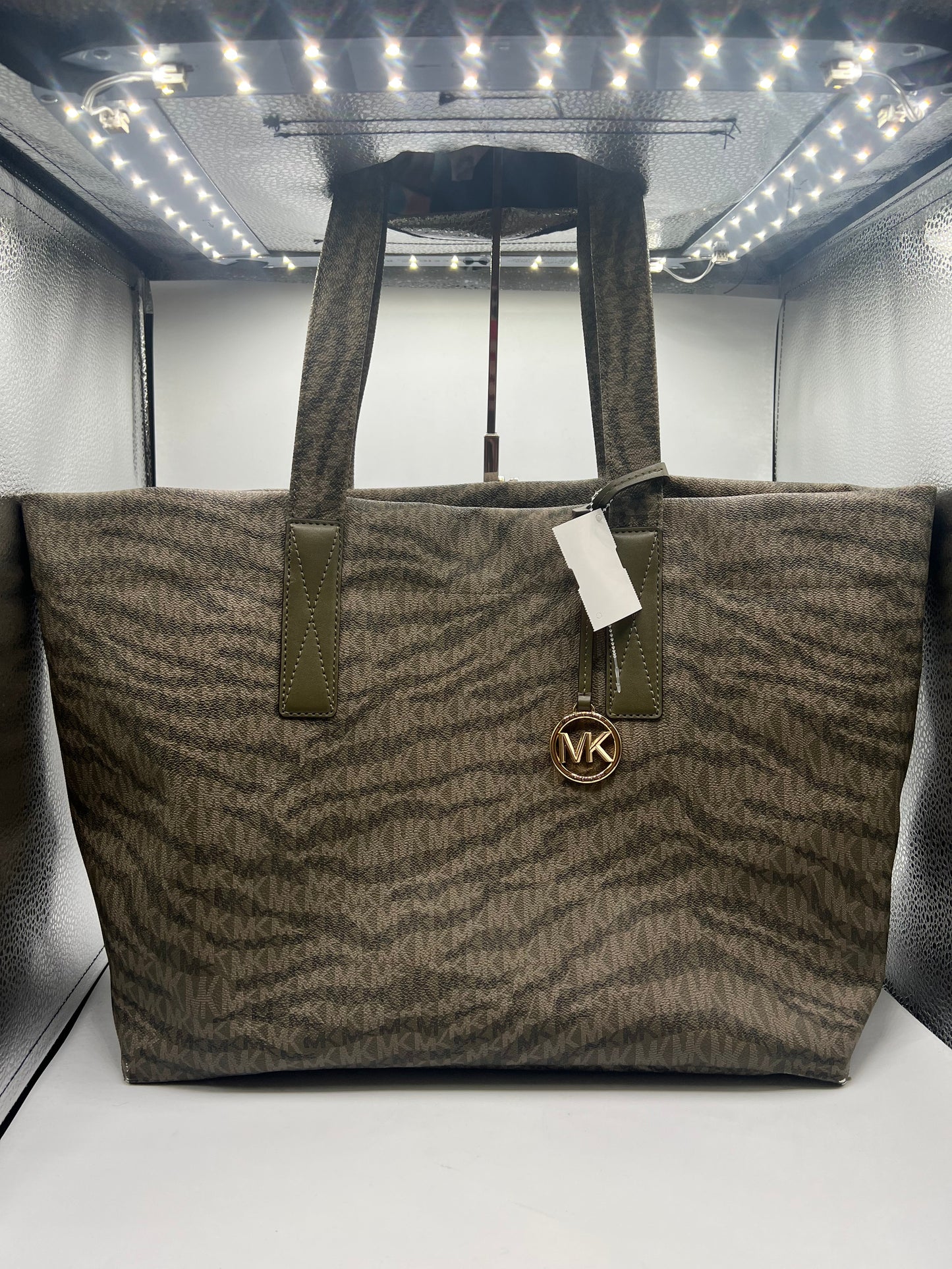 HANDBAG DESIGNER by MICHAEL KORS In GREEN, Size: LARGE