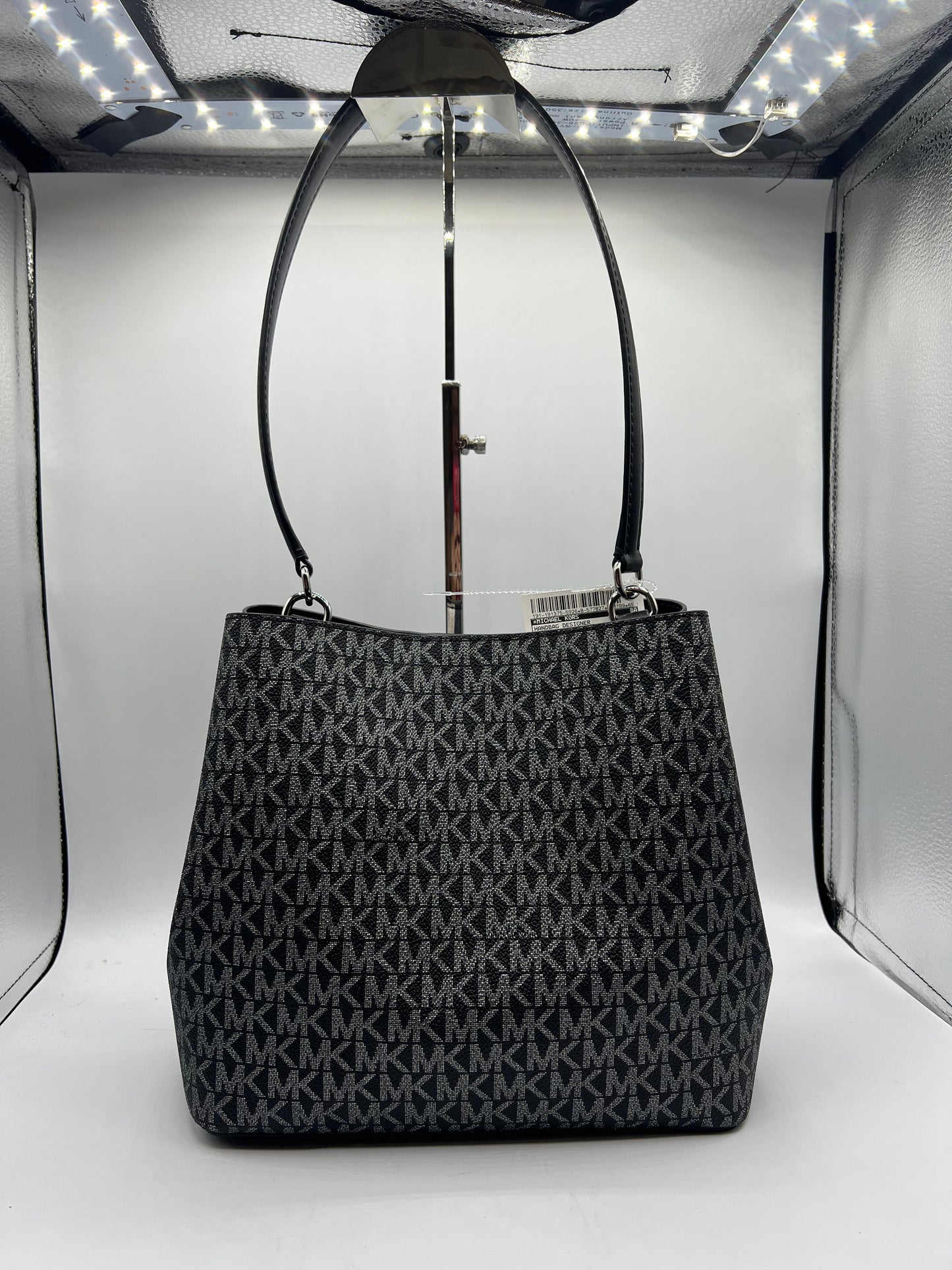 HANDBAG DESIGNER by MICHAEL KORS In BLACK & SILVER, Size: MEDIUM