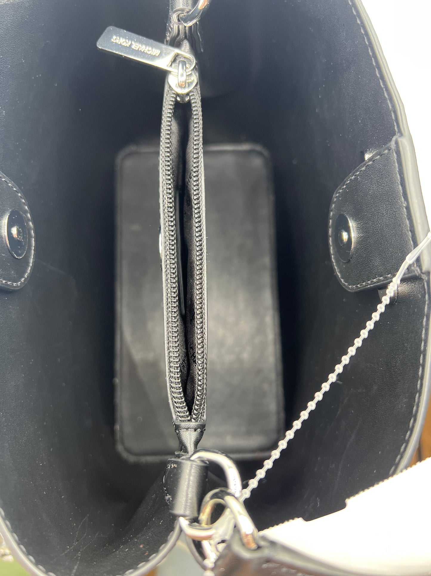 HANDBAG DESIGNER by MICHAEL KORS In BLACK & SILVER, Size: MEDIUM