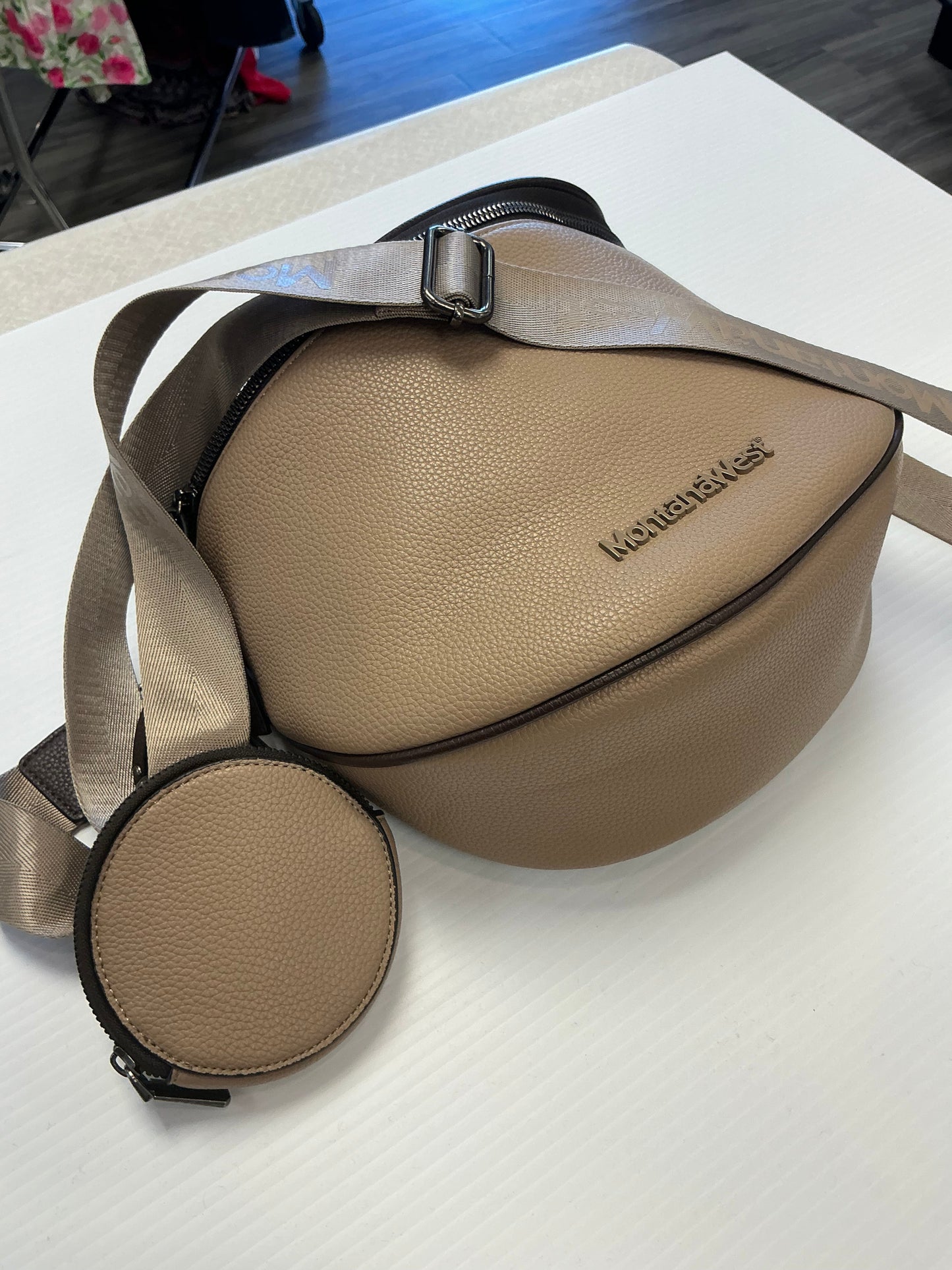 Crossbody By Montana West, Size: Medium