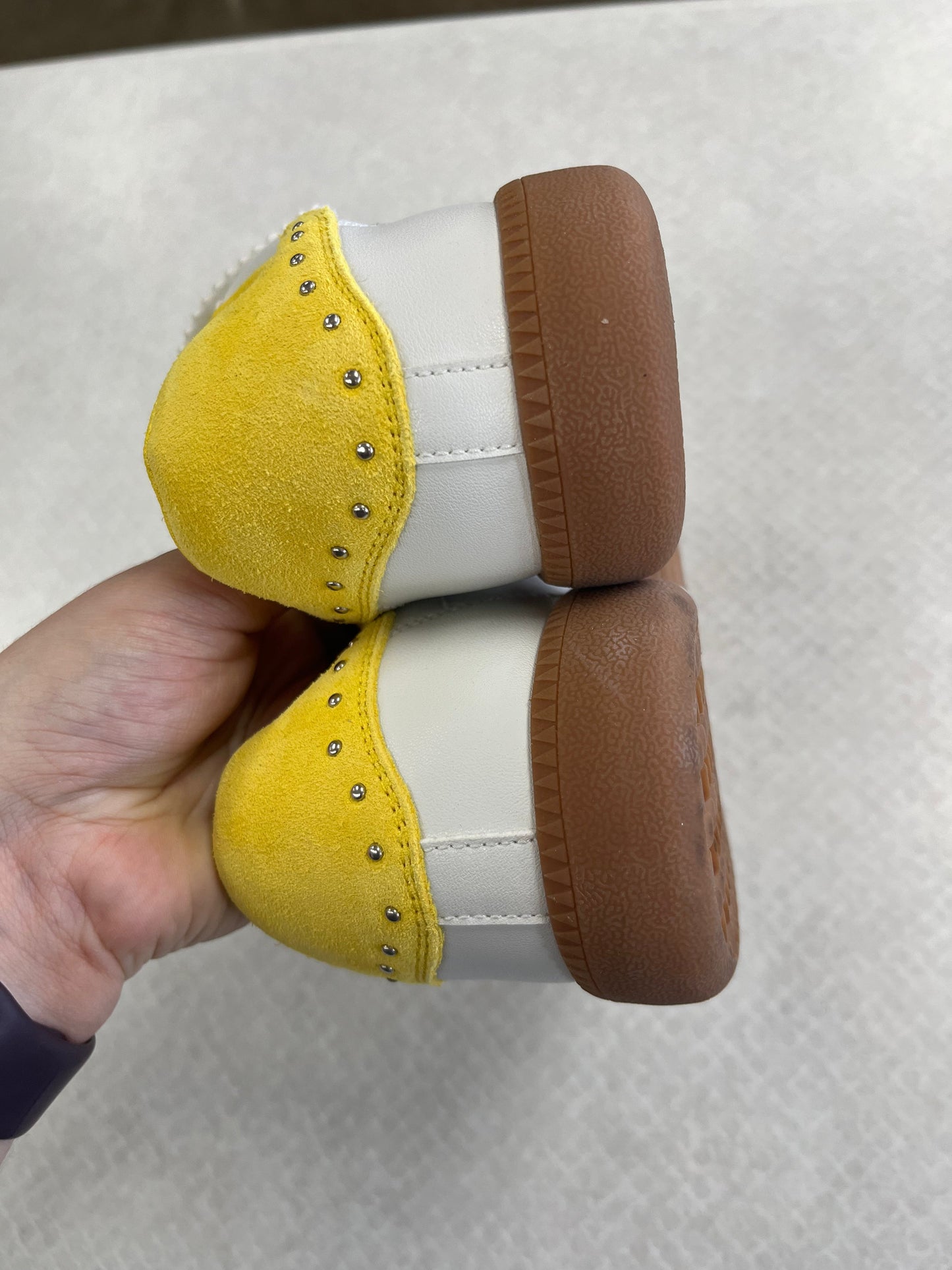 Shoes Sneakers By Steve Madden In White & Yellow, Size:8.5