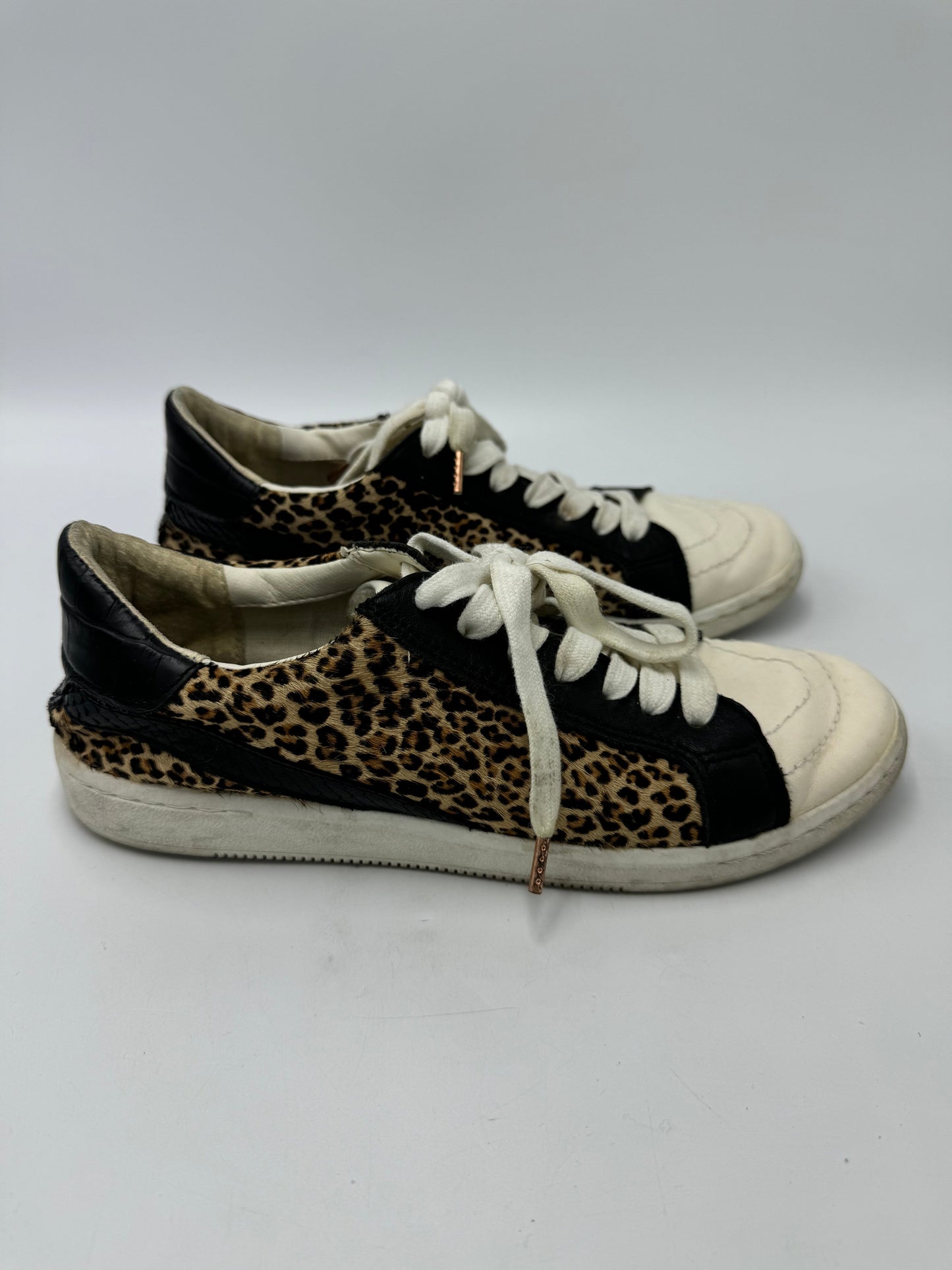 Shoes Sneakers By Dolce Vita In Animal Print, Size: 7.5