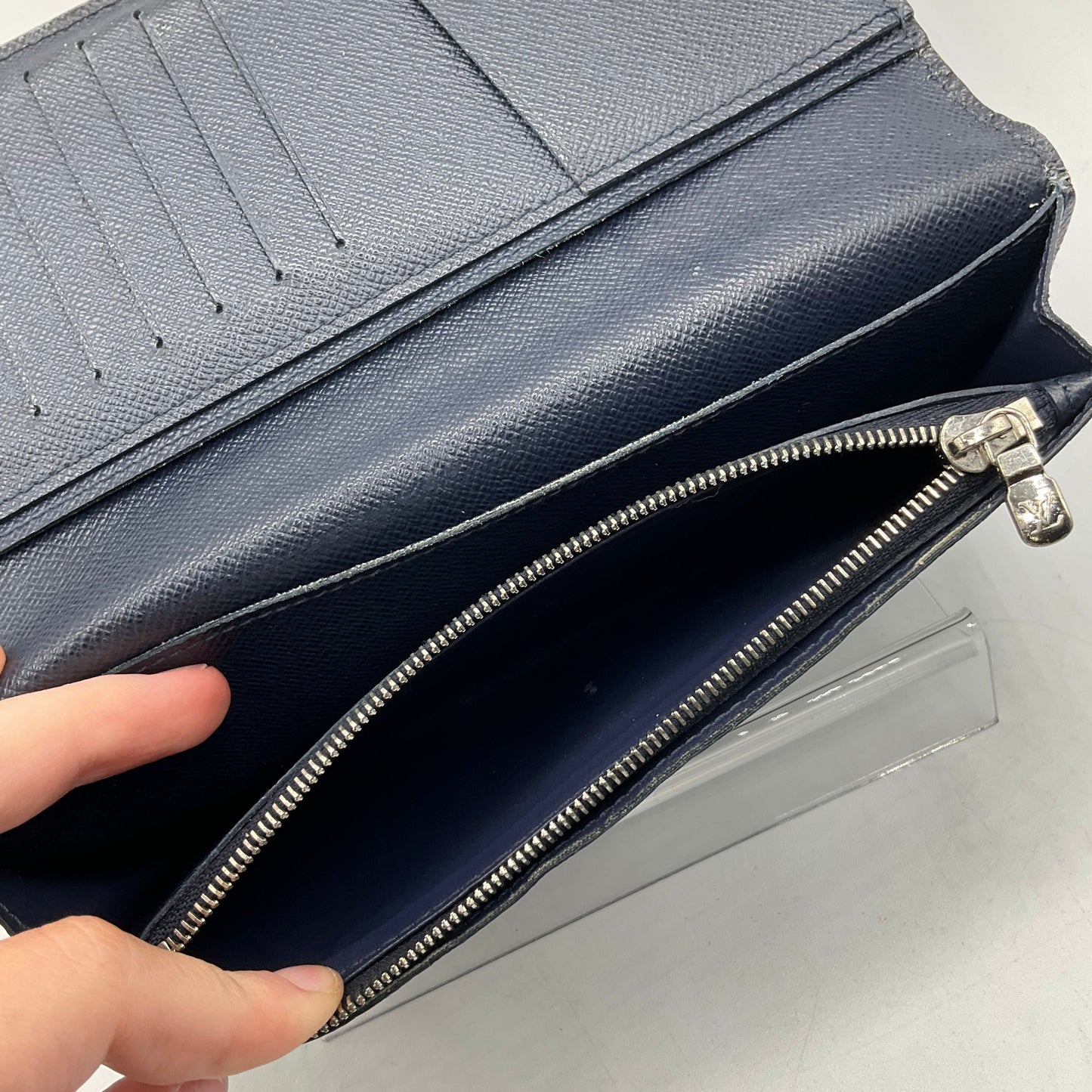 Wallet Luxury Designer By Louis Vuitton, Size: Large
