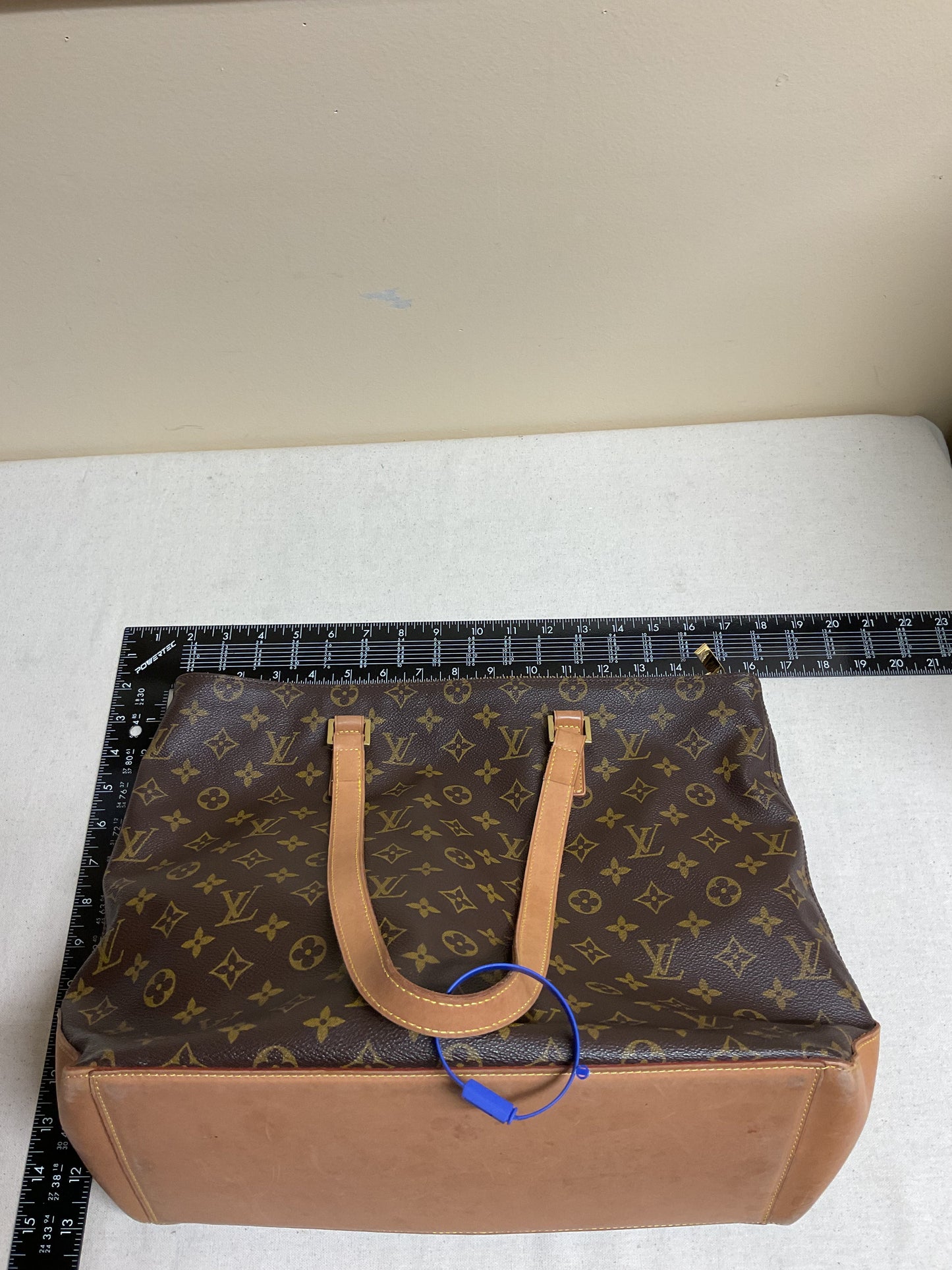 Tote Luxury Designer By Louis Vuitton, Size: Medium
