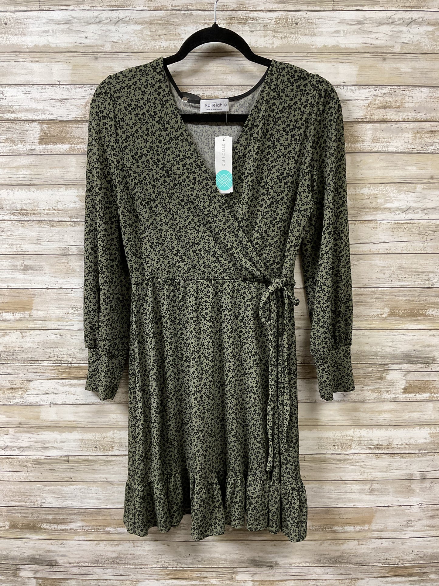 Dress Casual Short By Clothes Mentor In Green, Size:M