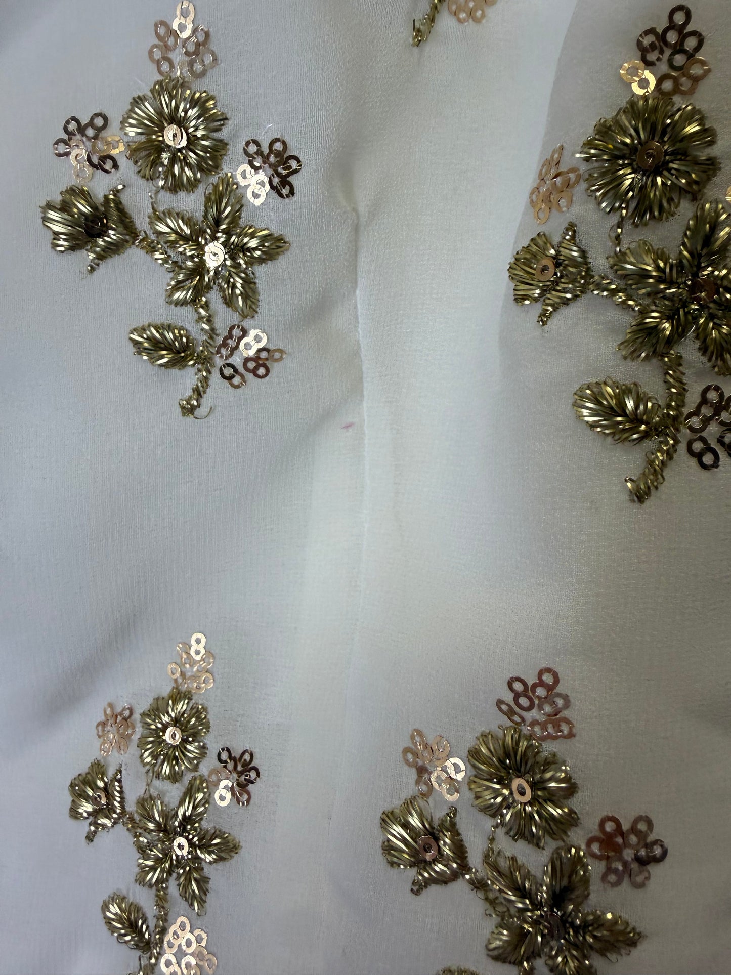 Top Sleeveless By Clothes Mentor In Cream, Size: S