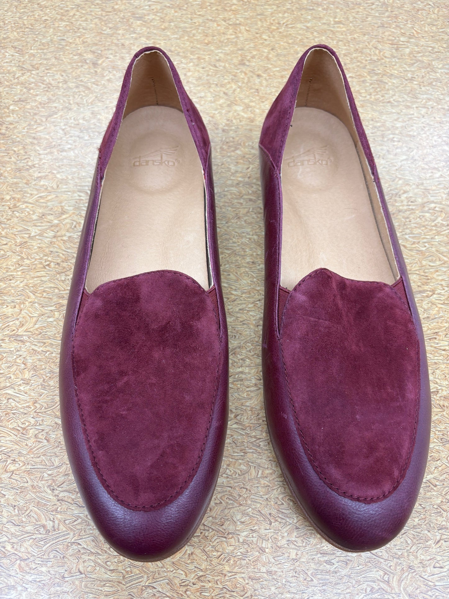 Shoes Flats By Dansko In Maroon, Size:9