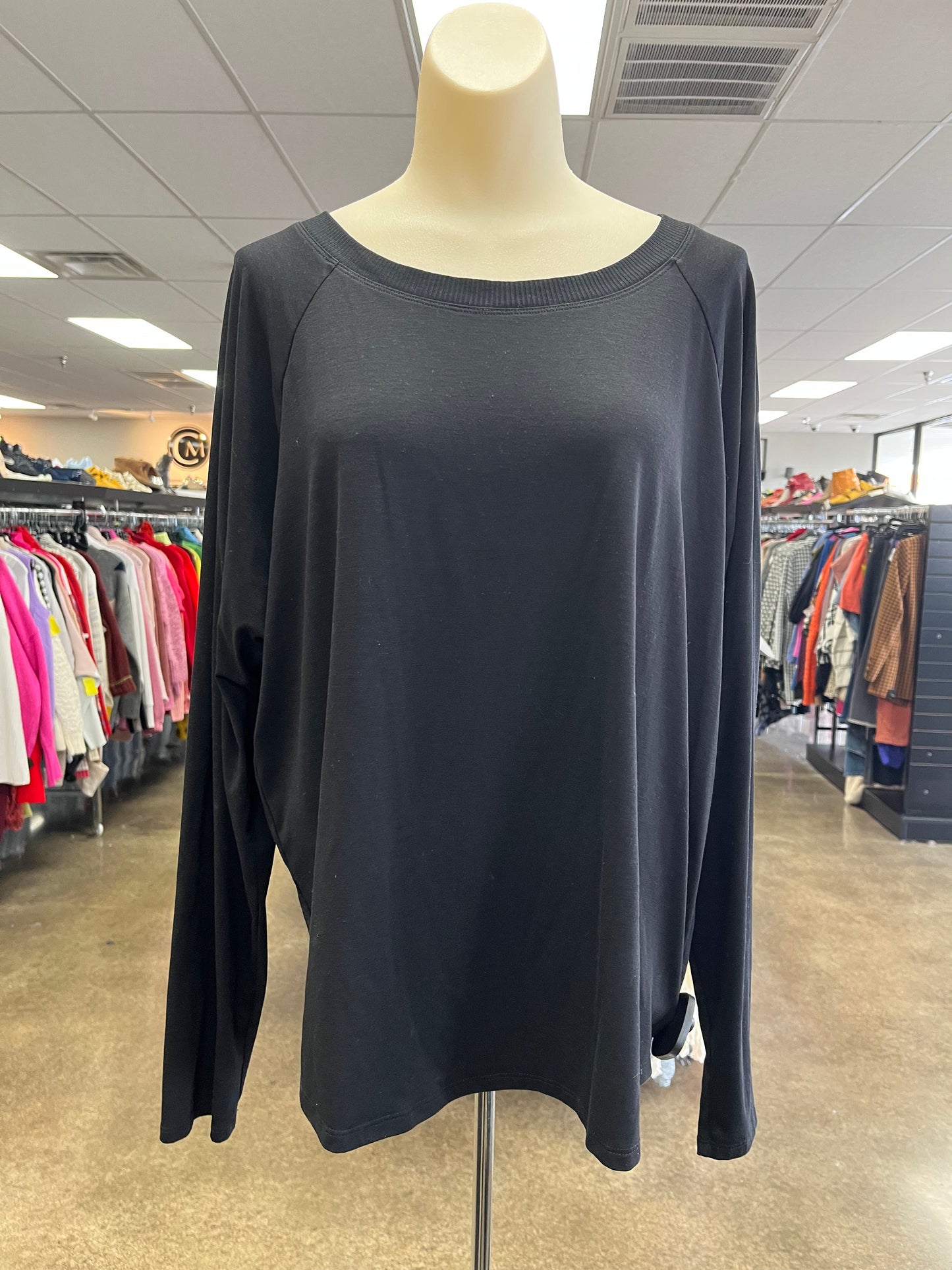 Athletic Top Ls Crewneck By Athleta In Black, Size:Xl