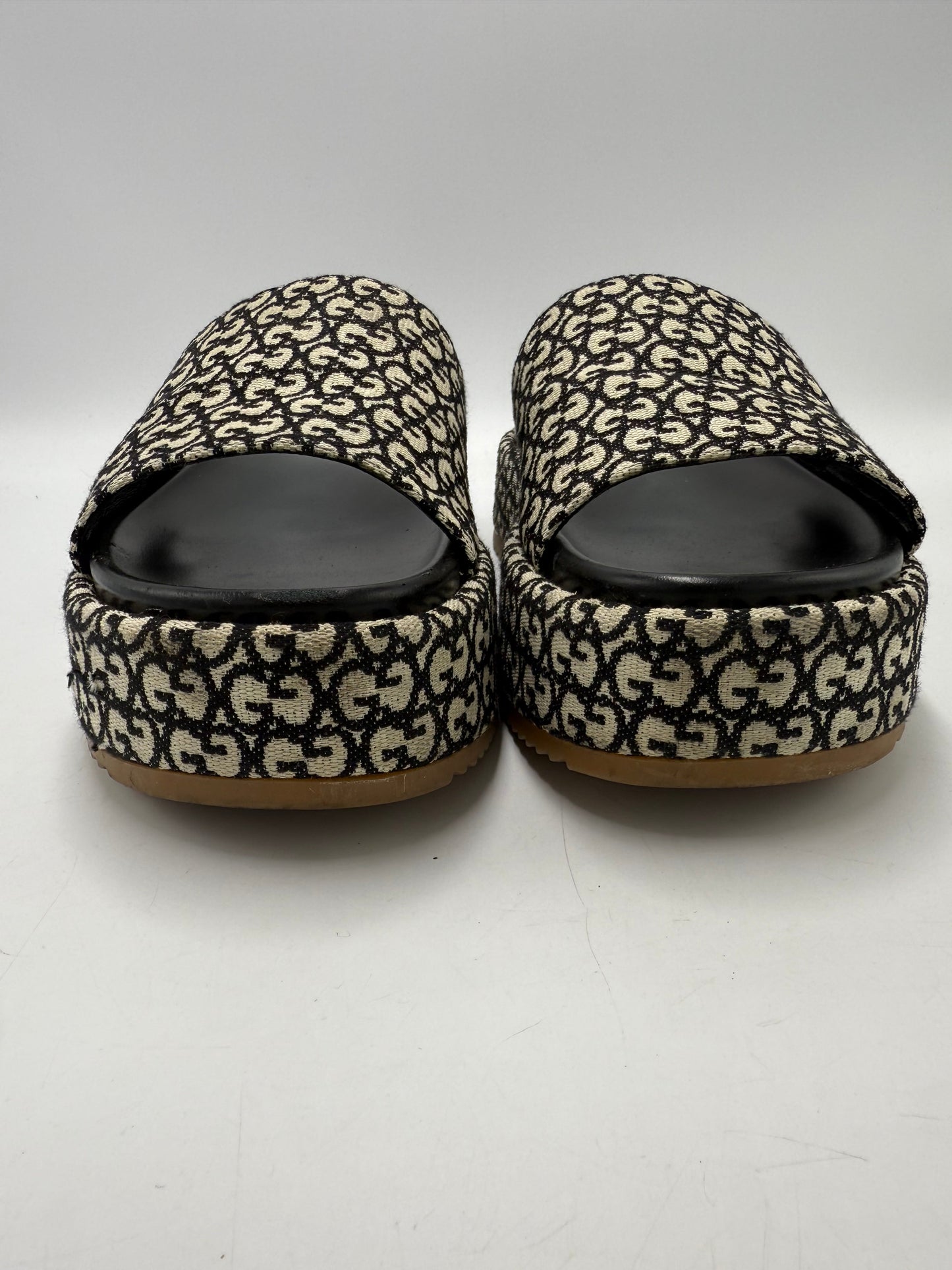 Sandals Luxury Designer By Gucci In Black & White, Size: 12