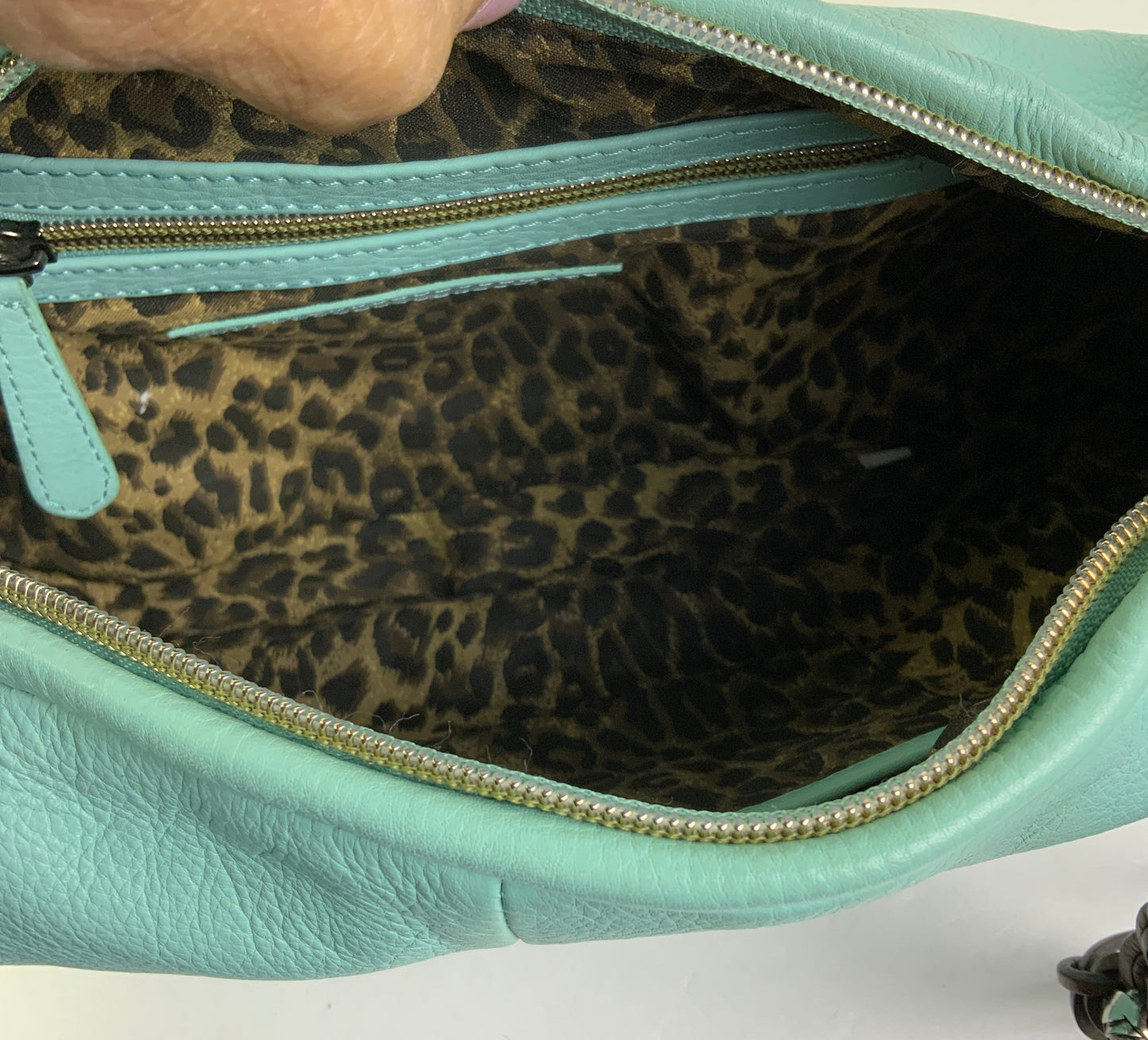 Handbag Leather By Clothes Mentor, Size: Medium